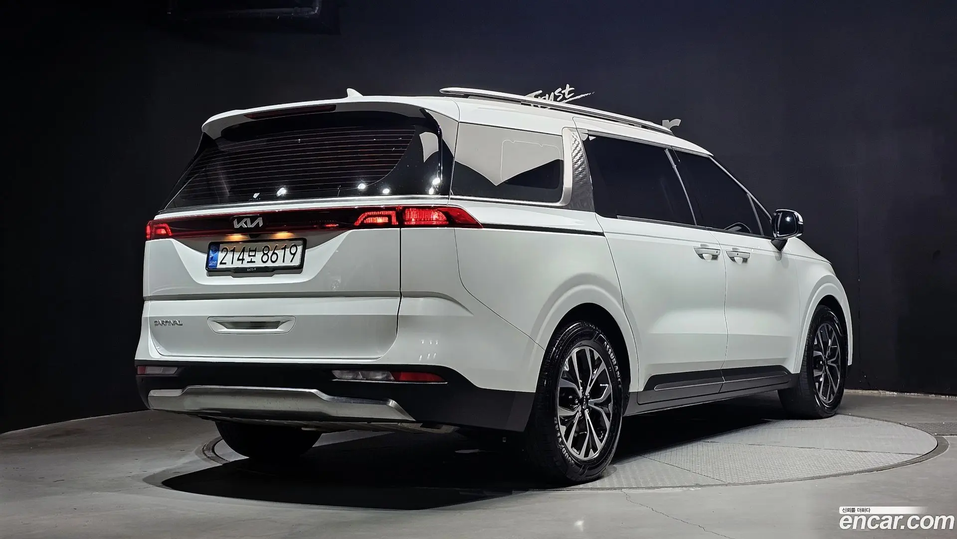 Main__Slider__Photo:Canival Kia 2022.0-1