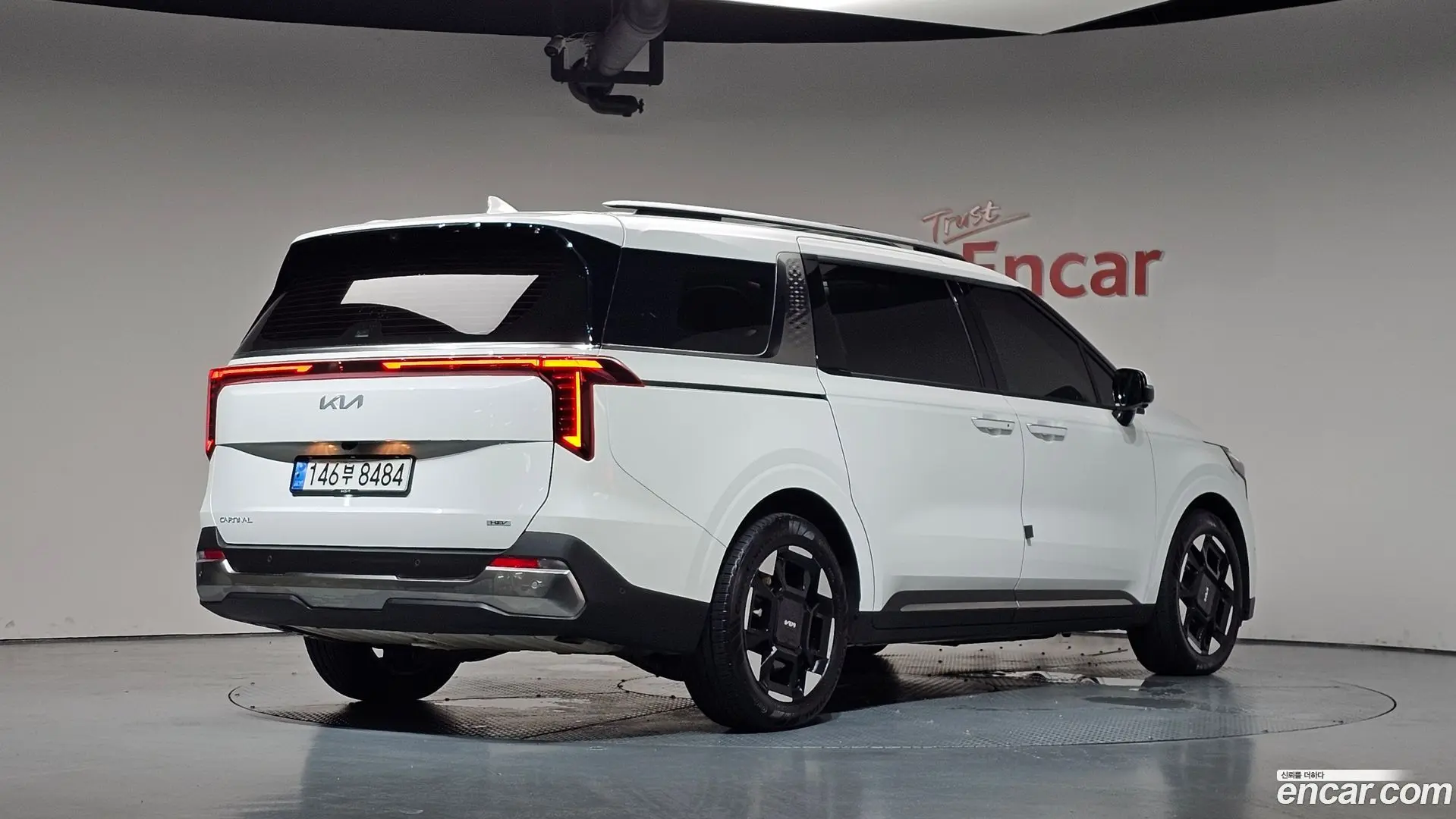 Main__Slider__Photo:Canival Kia 2024.7-1