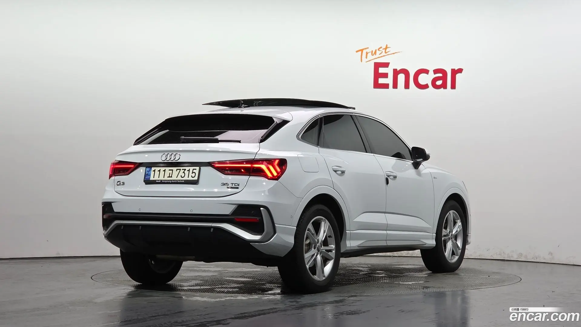 Main__Slider__Photo:Q3 Audi 2022.10-1