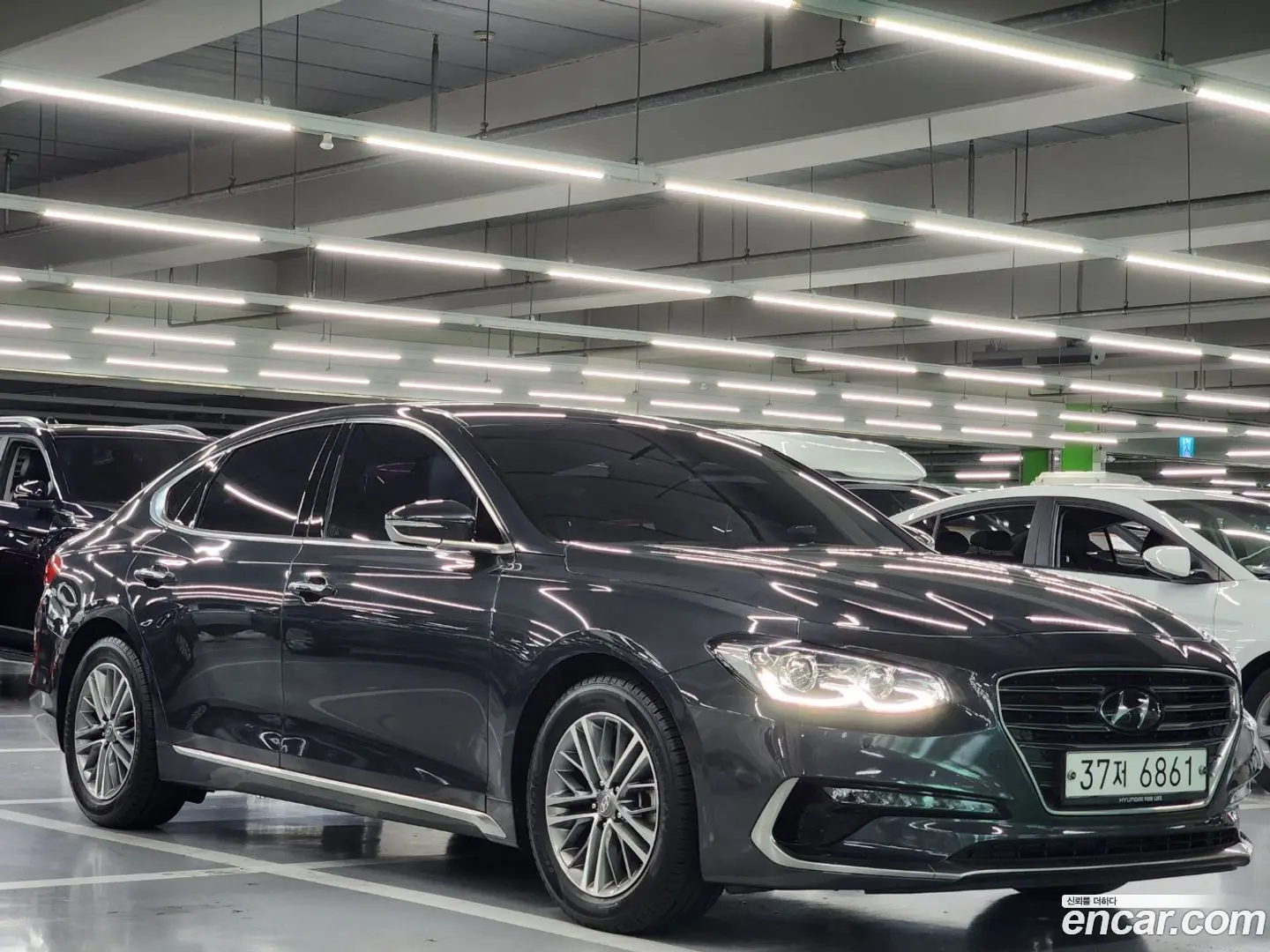 Main__Slider__Photo:Grandeur Hyundai 2019.0-1