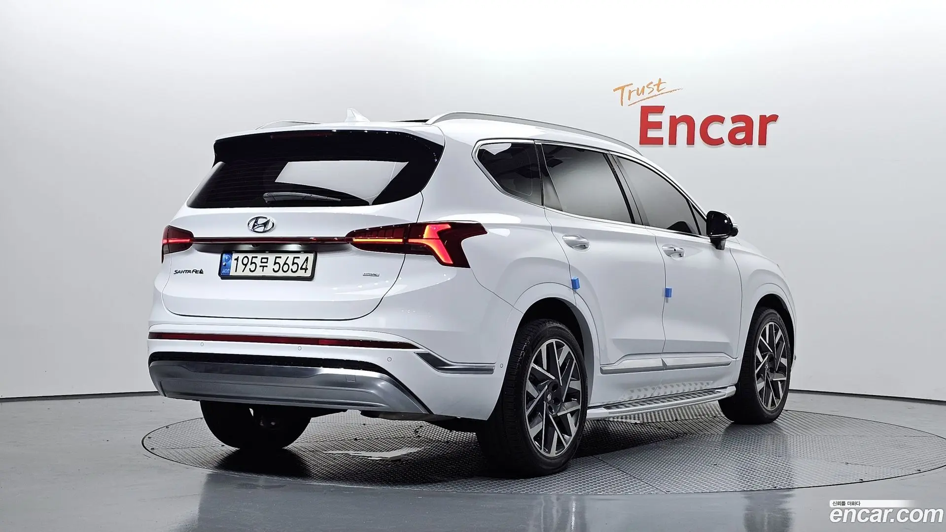 Main__Slider__Photo:Santafe Hyundai 2021.2-1