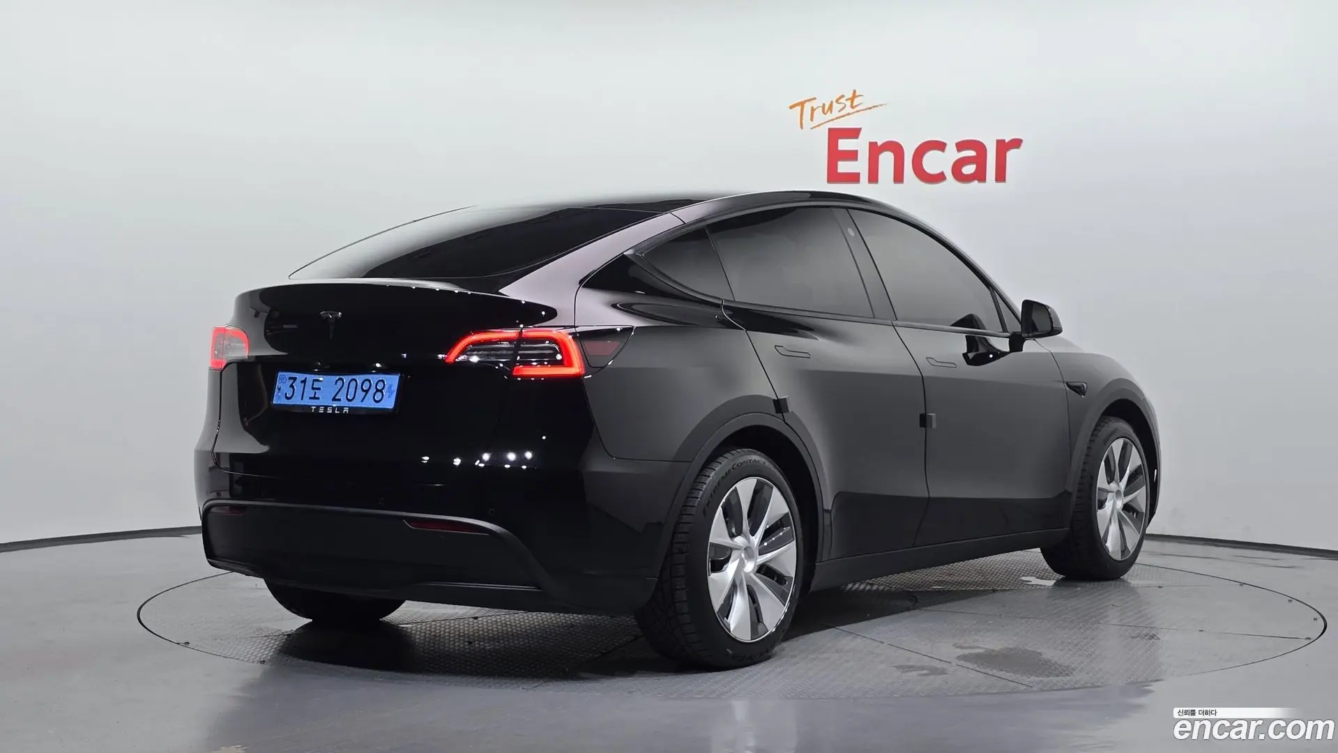 Main__Slider__Photo:Model Y Tesla 2021.7-1