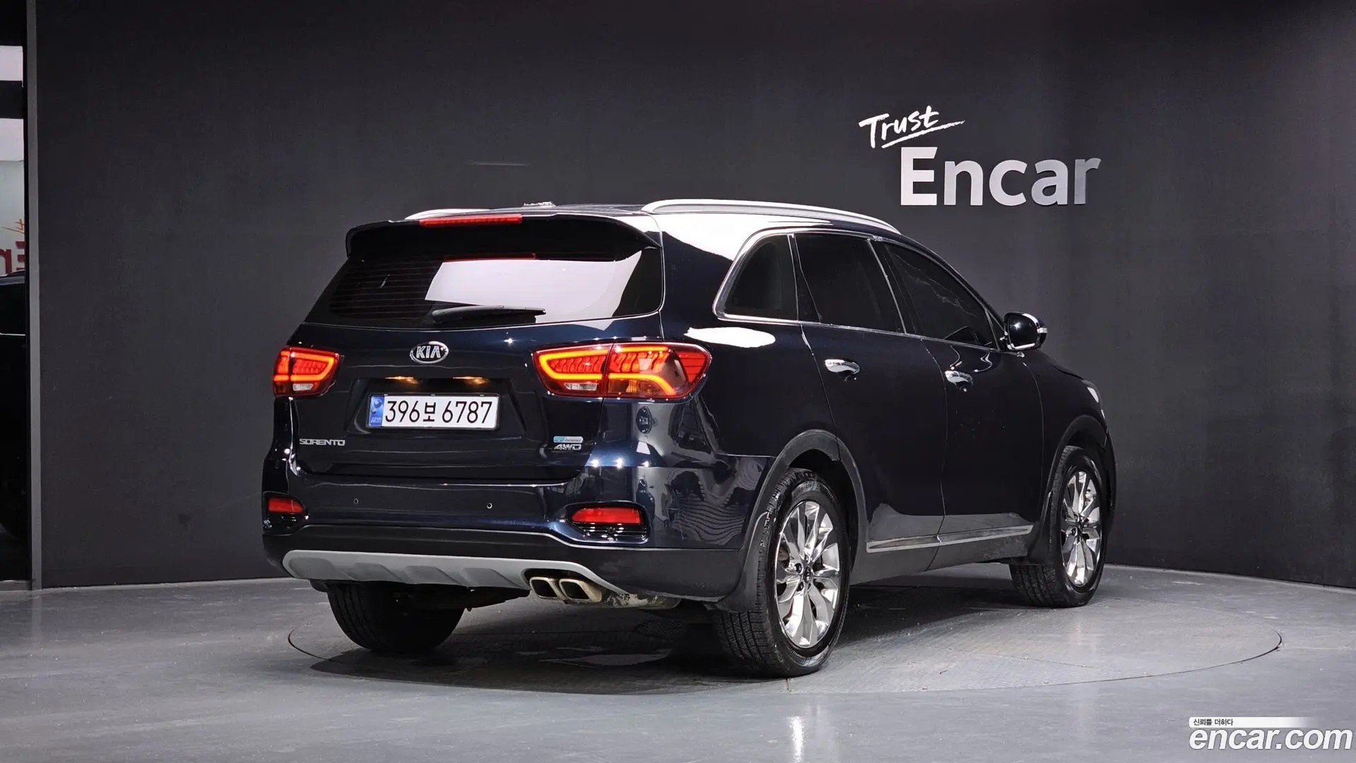Main__Slider__Photo:Sorento Kia 2017.9-1