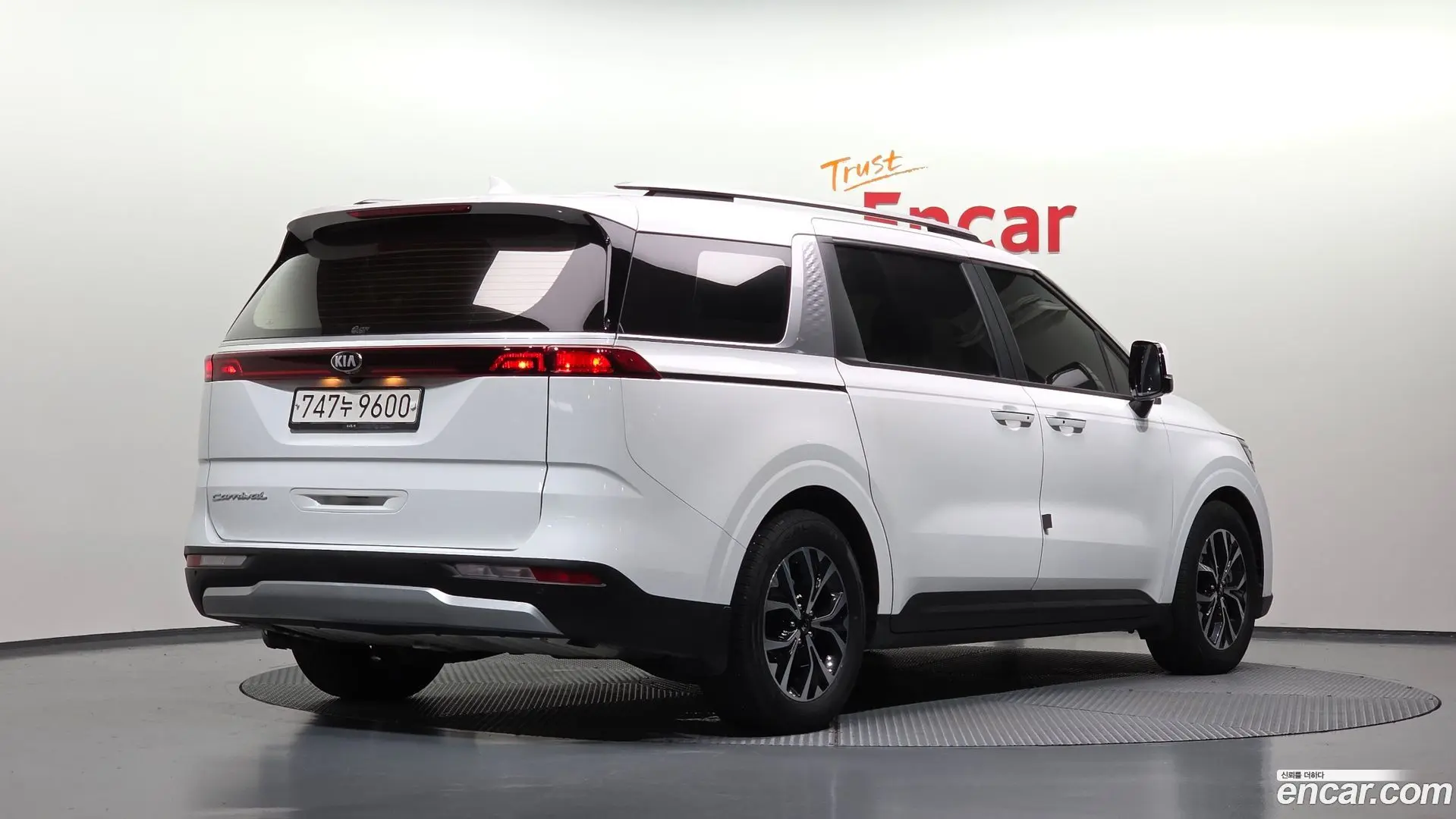 Main__Slider__Photo:Canival Kia 2021.4-1