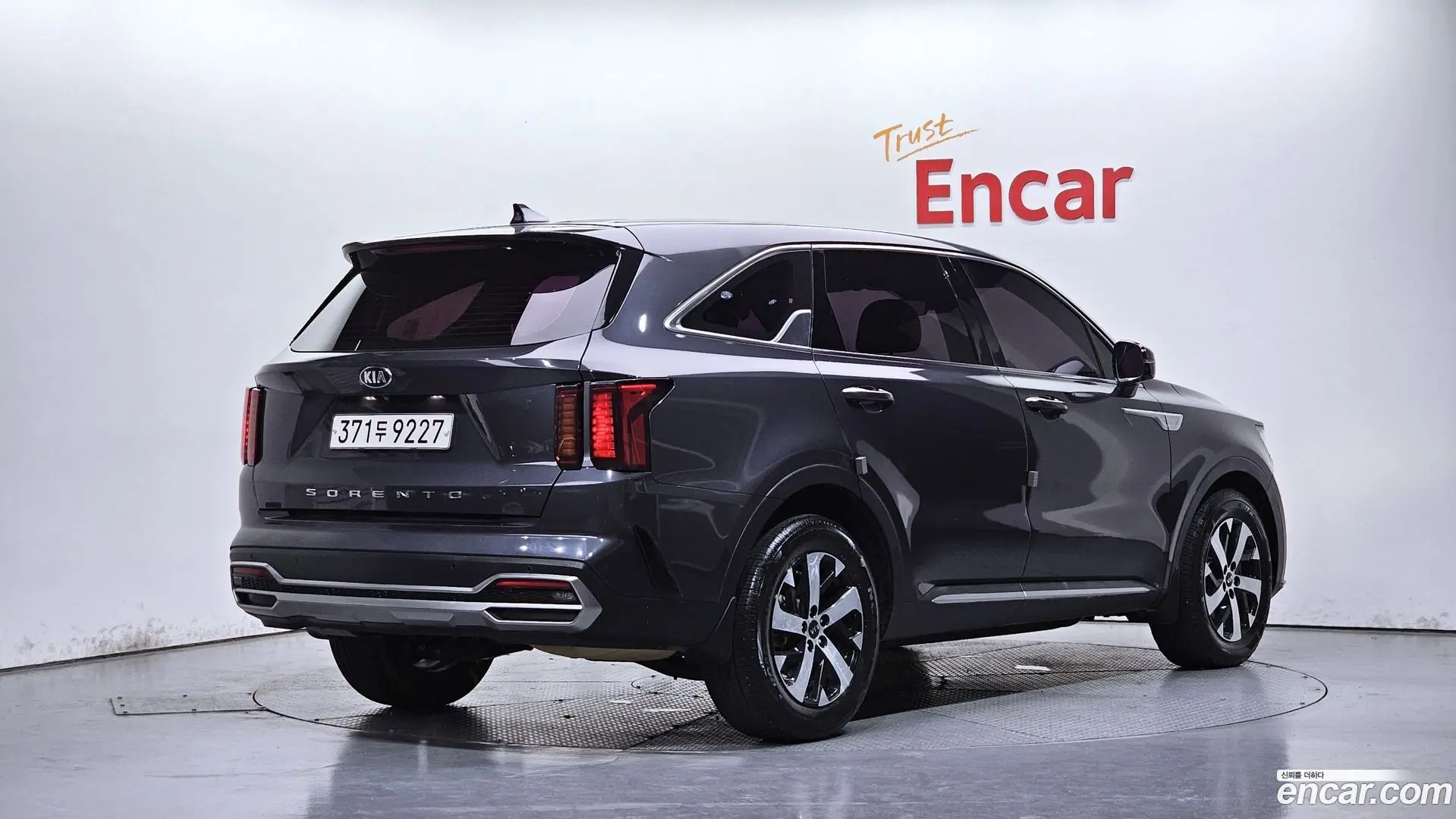 Main__Slider__Photo:Sorento Kia 2021.0-1