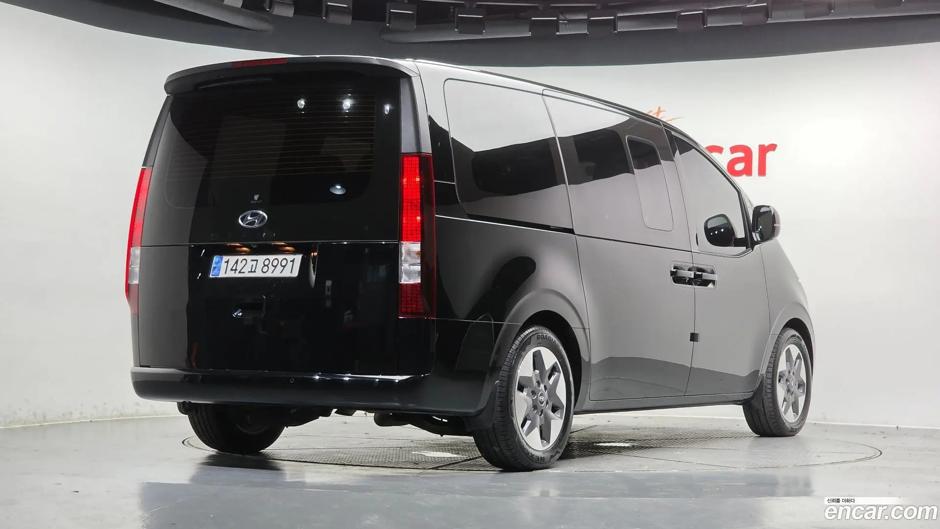 Main__Slider__Photo:Staria Hyundai 2023.6-1