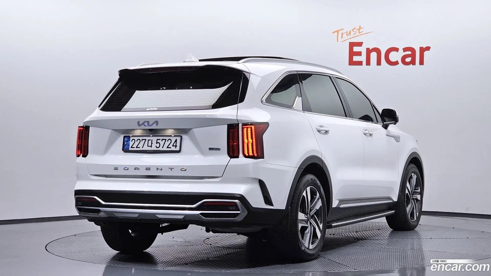 Main__Slider__Photo:Sorento Kia 2022.1-1