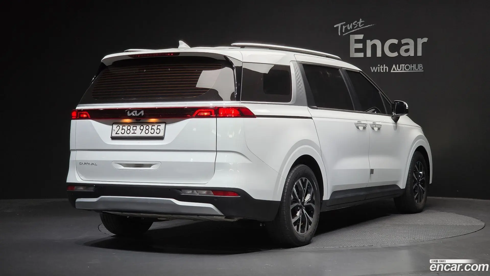Main__Slider__Photo:Canival Kia 2021.9-1