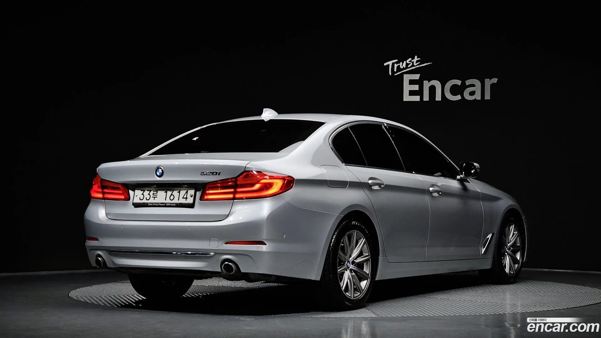 Main__Slider__Photo:5-Series BMW 2019.5-1