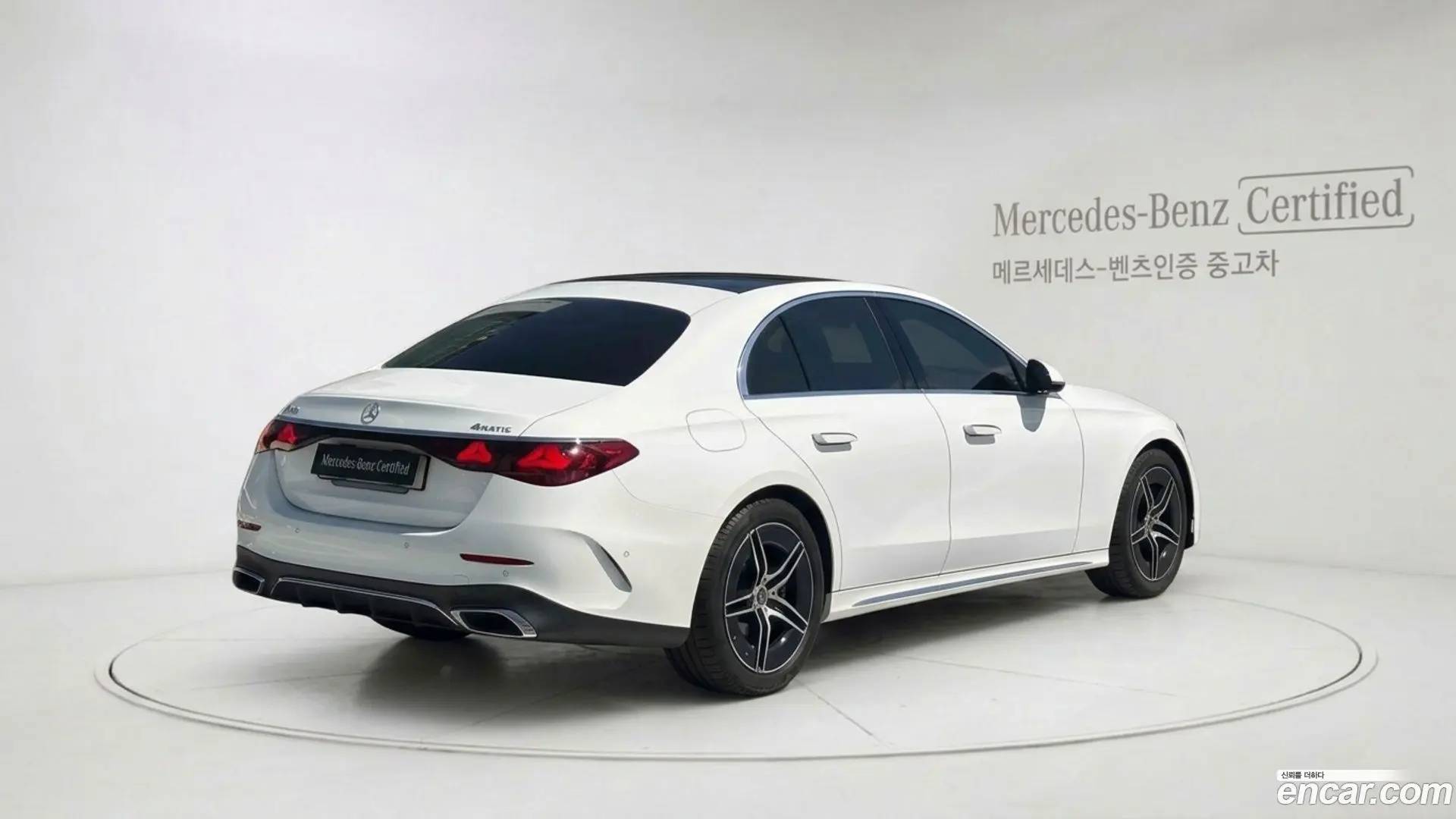 Main__Slider__Photo:E-Class Mercedes-Benz 2025.7-1