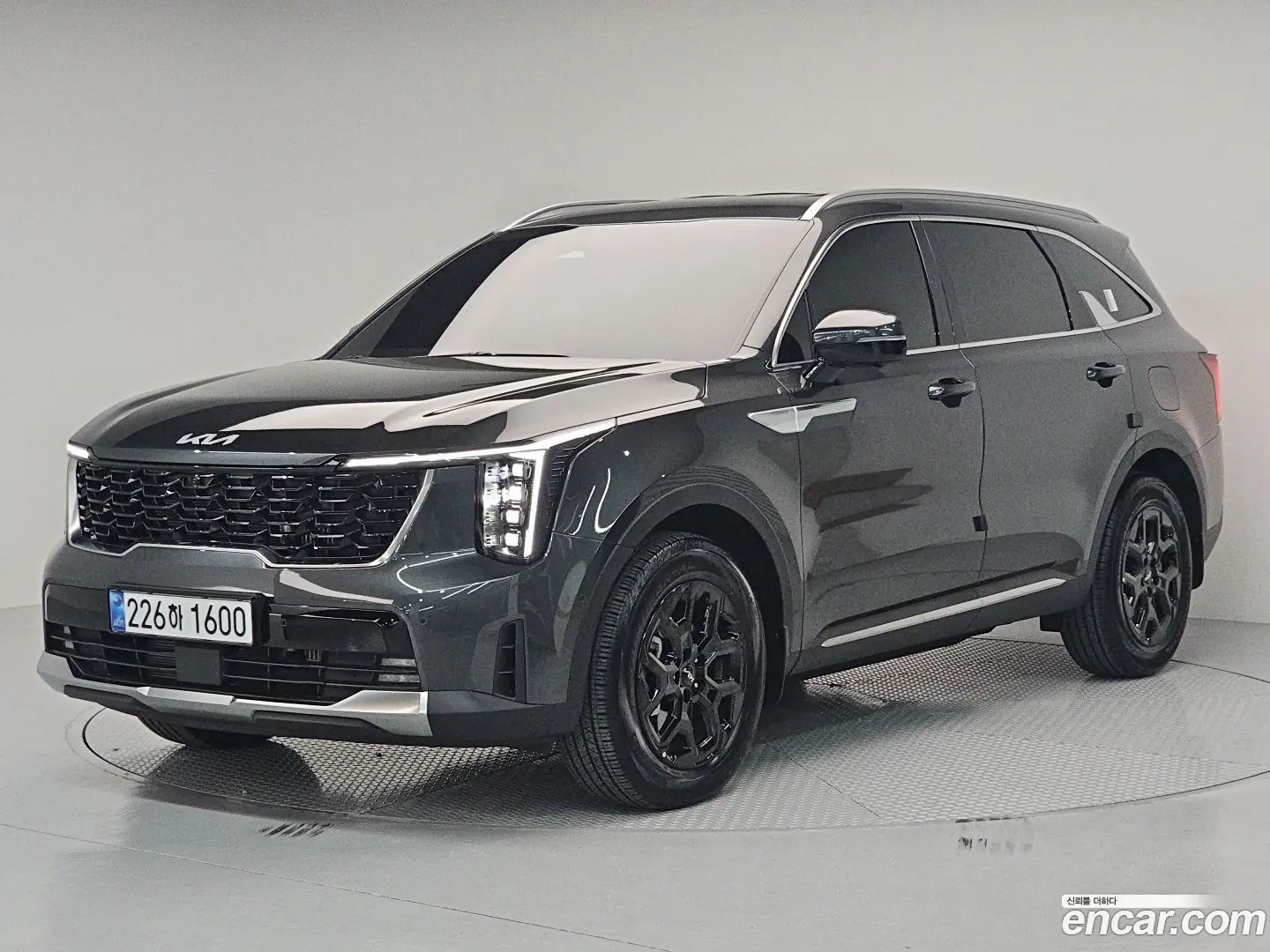 Main__Slider__Photo:Sorento Kia 2025.6-1