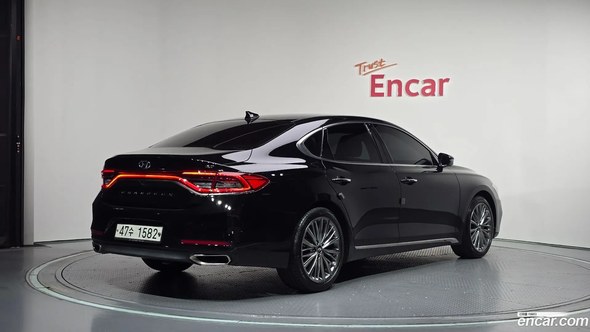 Main__Slider__Photo:Grandeur Hyundai 2019.0-1