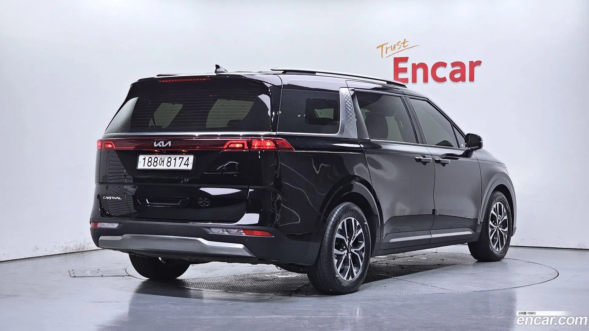 Main__Slider__Photo:Canival Kia 2022.0-1