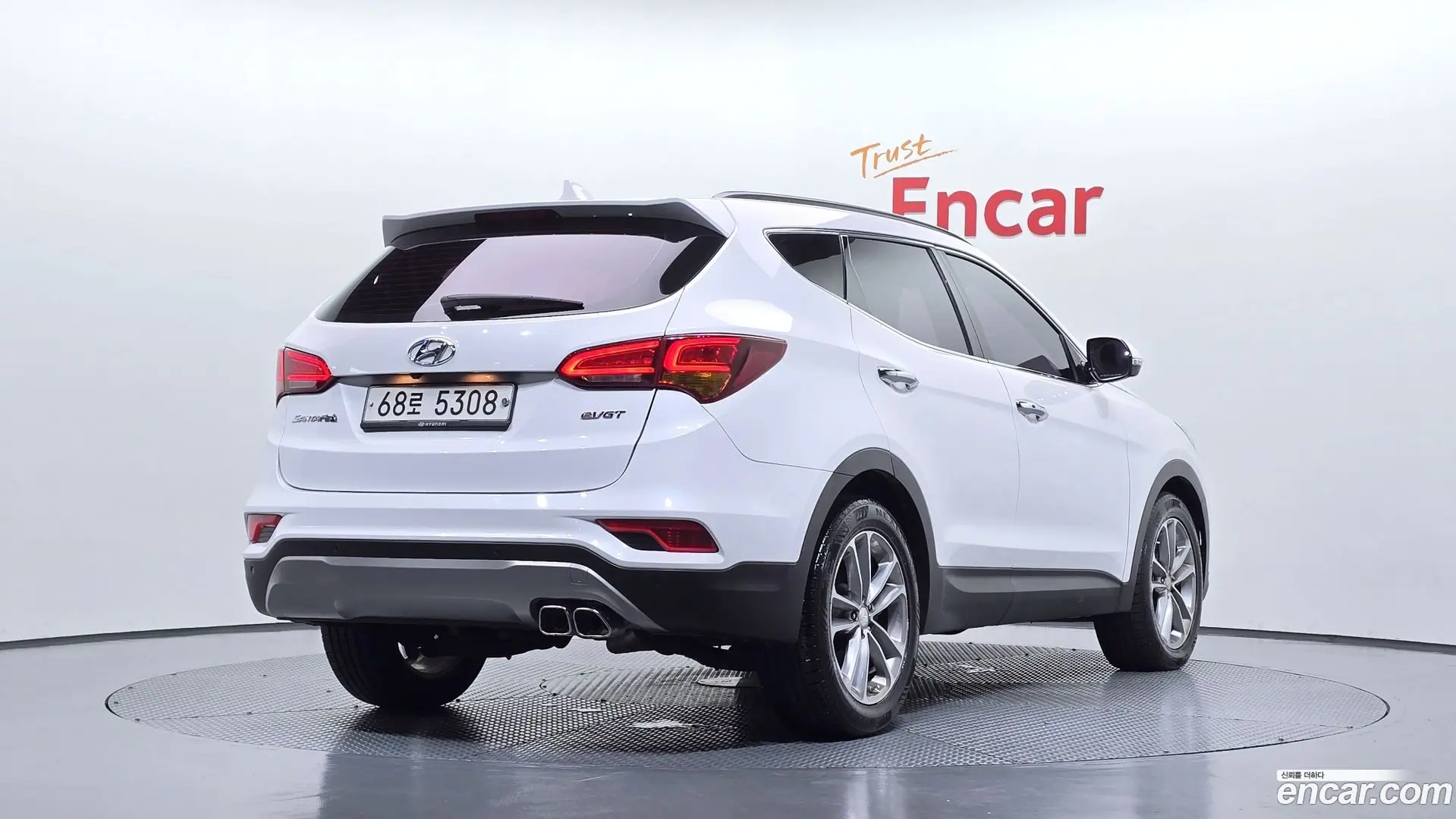 Main__Slider__Photo:Santafe Hyundai 2017.3-1