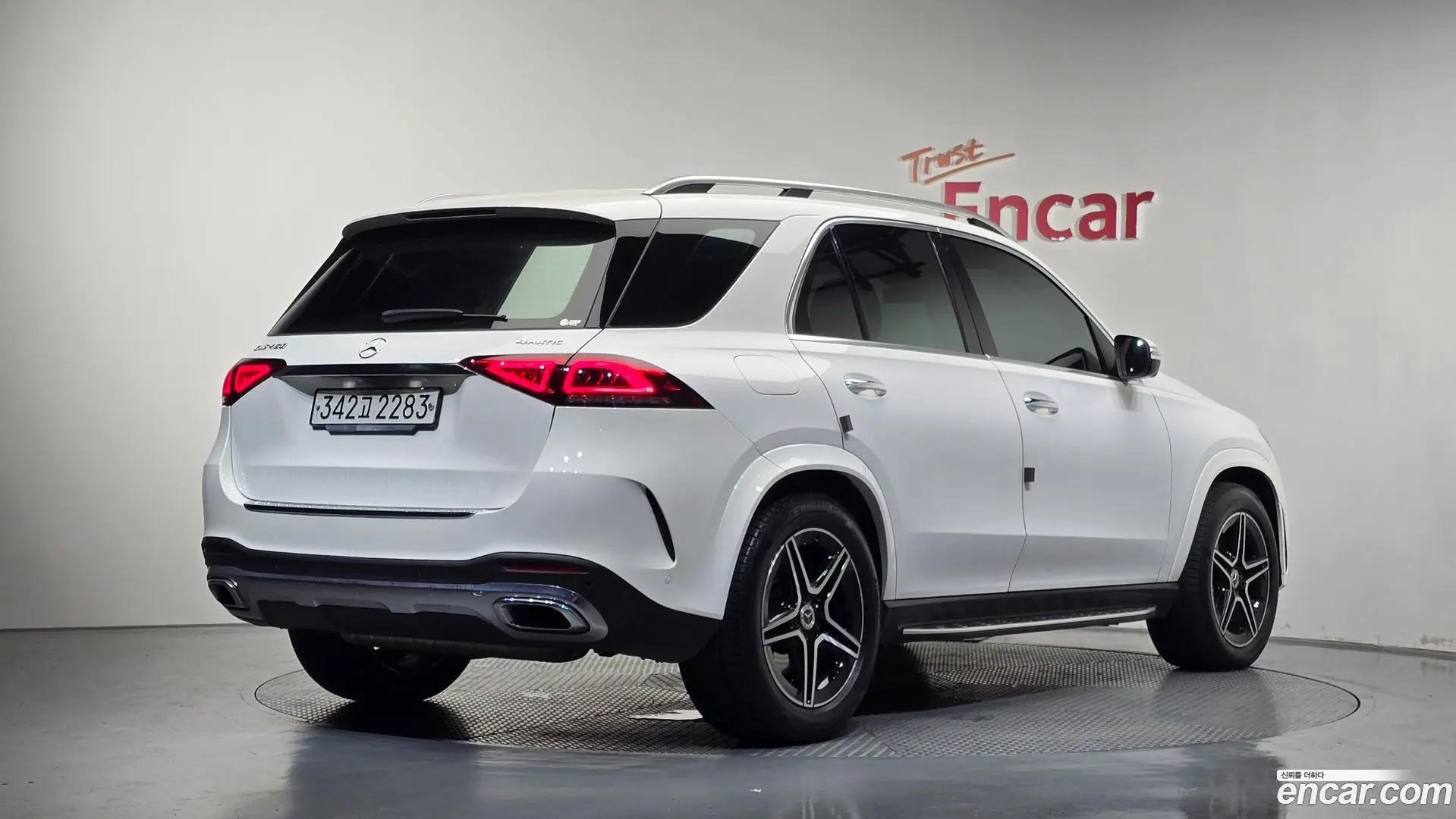 Main__Slider__Photo:GLE-Class Mercedes-Benz 2019.11-1