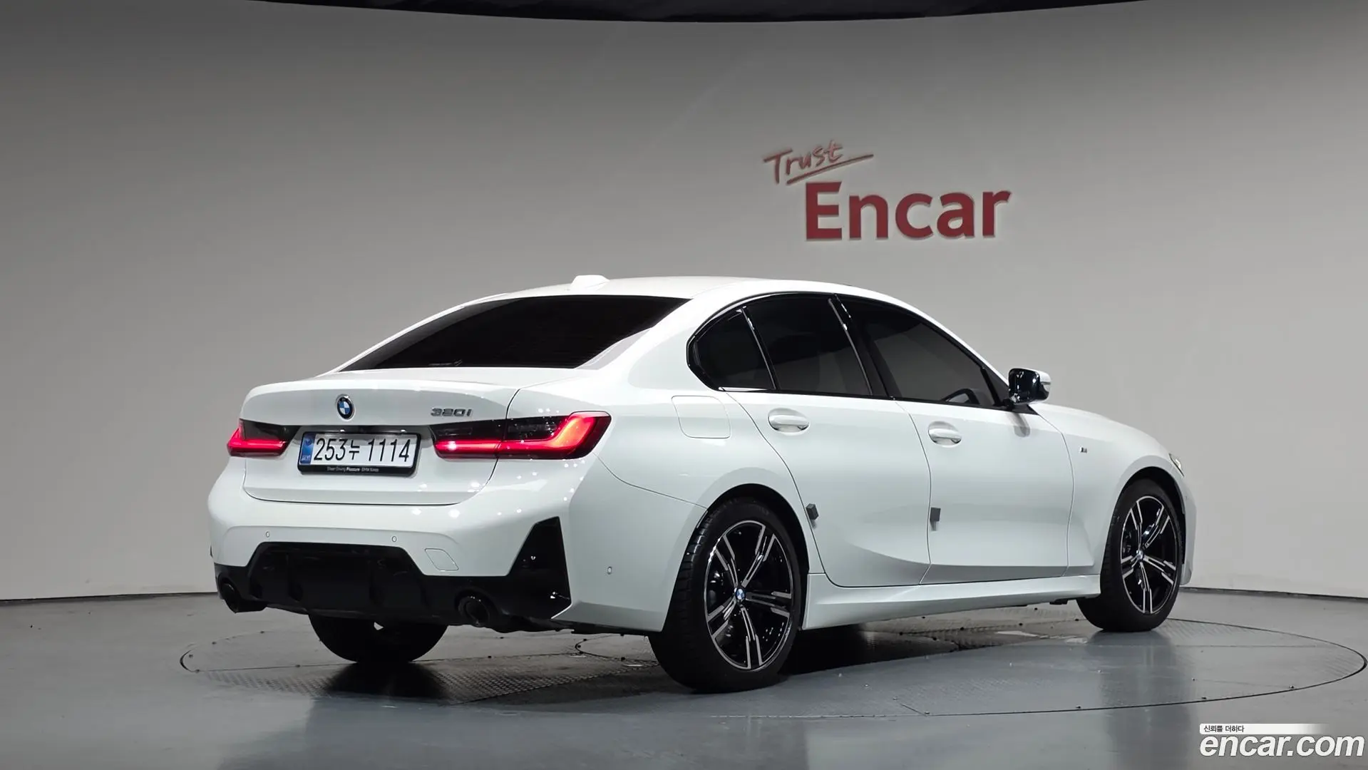 Main__Slider__Photo:3-Series BMW 2025.4-1