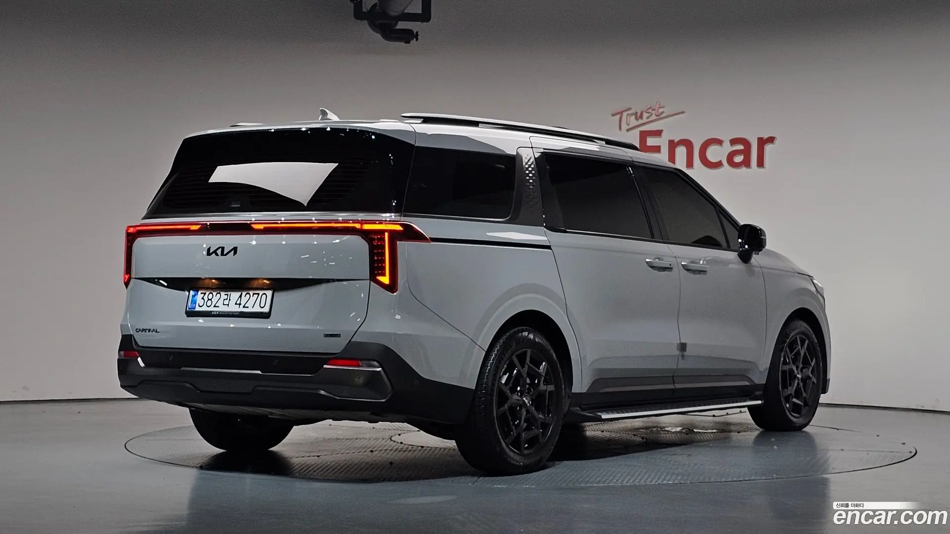 Main__Slider__Photo:Canival Kia 2025.7-1