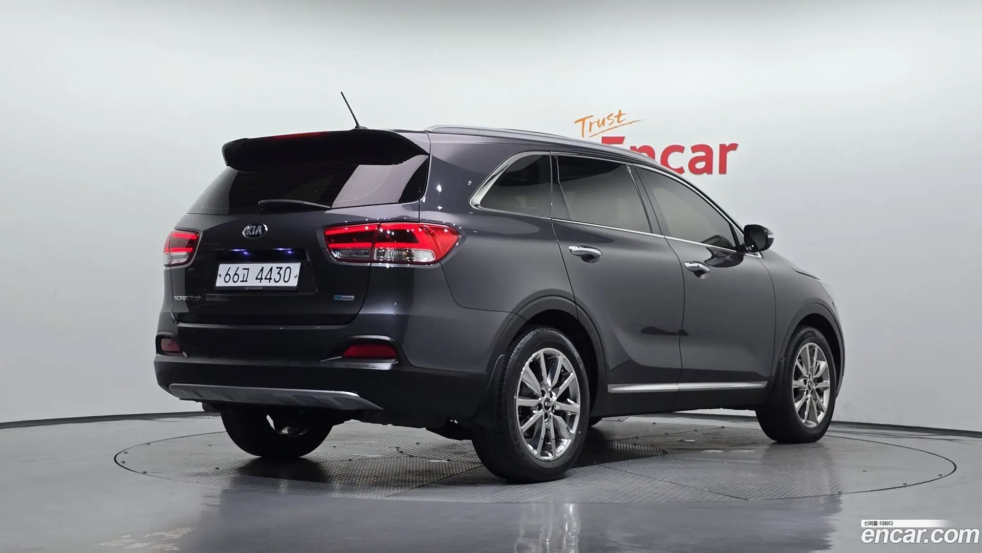 Main__Slider__Photo:Sorento Kia 2015.5-1