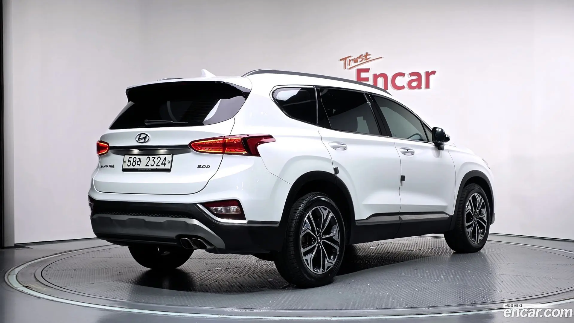 Main__Slider__Photo:Santafe Hyundai 2018.10-1