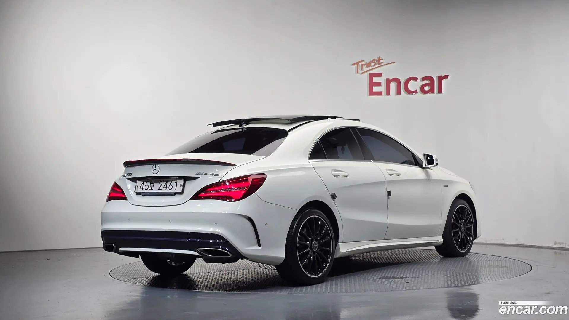 Main__Slider__Photo:CLA-Class Mercedes-Benz 2017.9-1