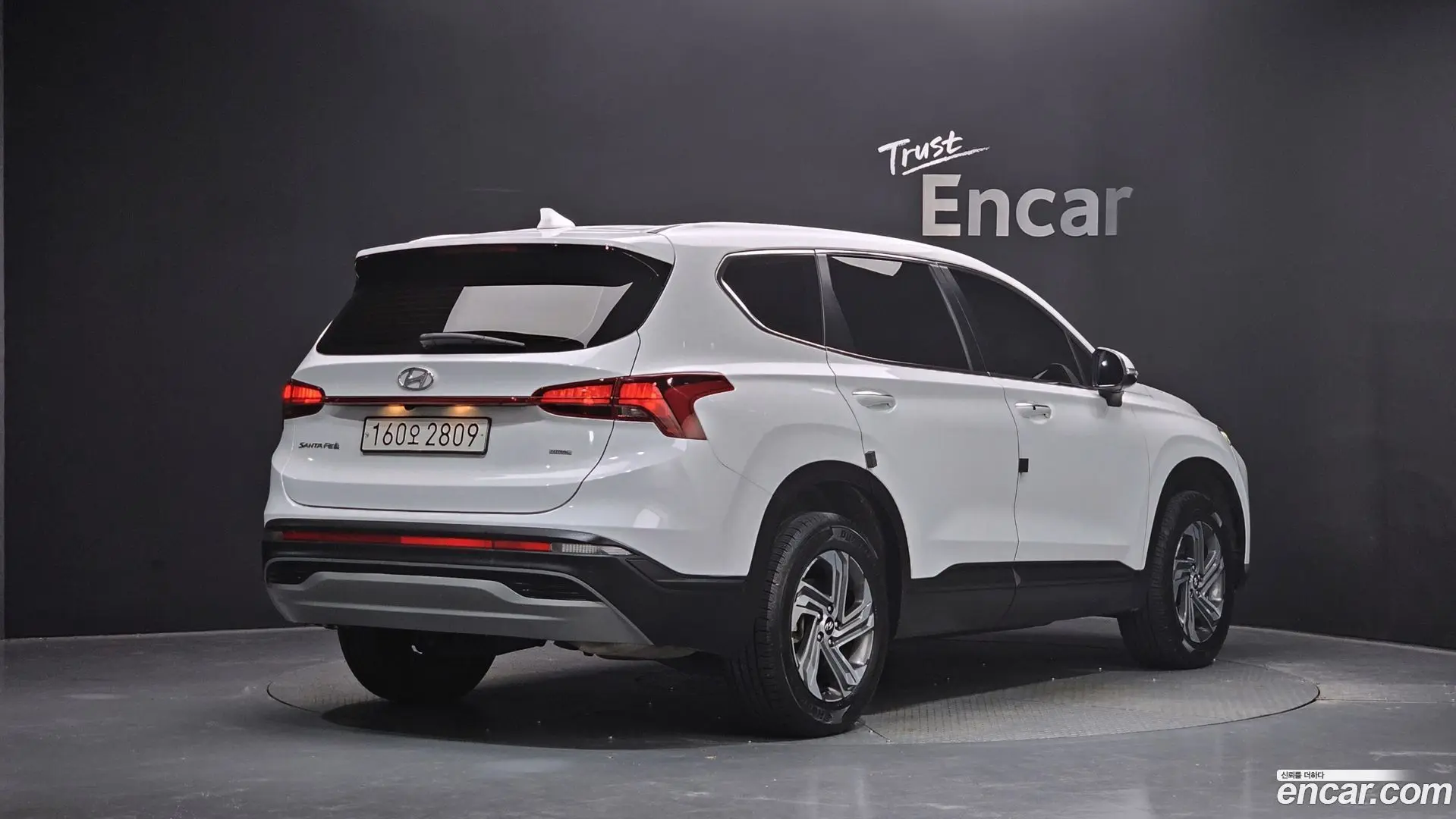 Main__Slider__Photo:Santafe Hyundai 2022.8-1