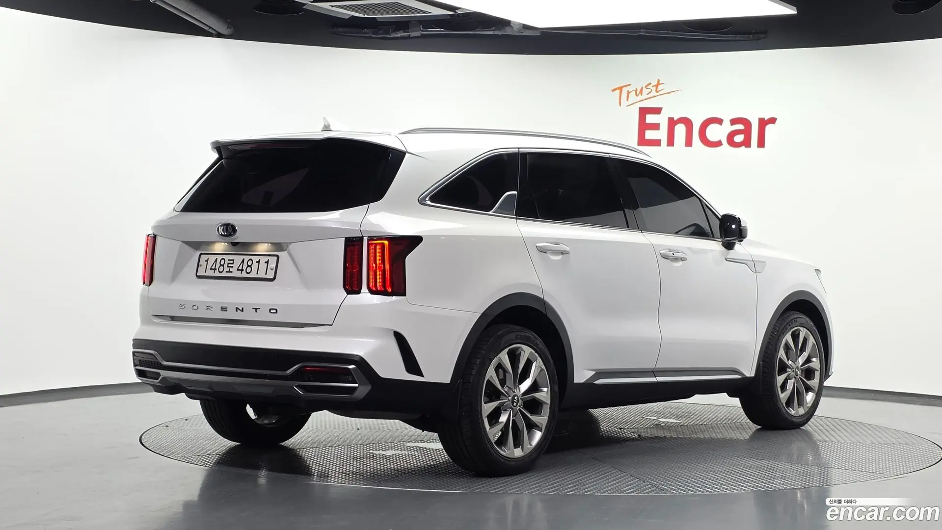 Main__Slider__Photo:Sorento Kia 2021.4-1