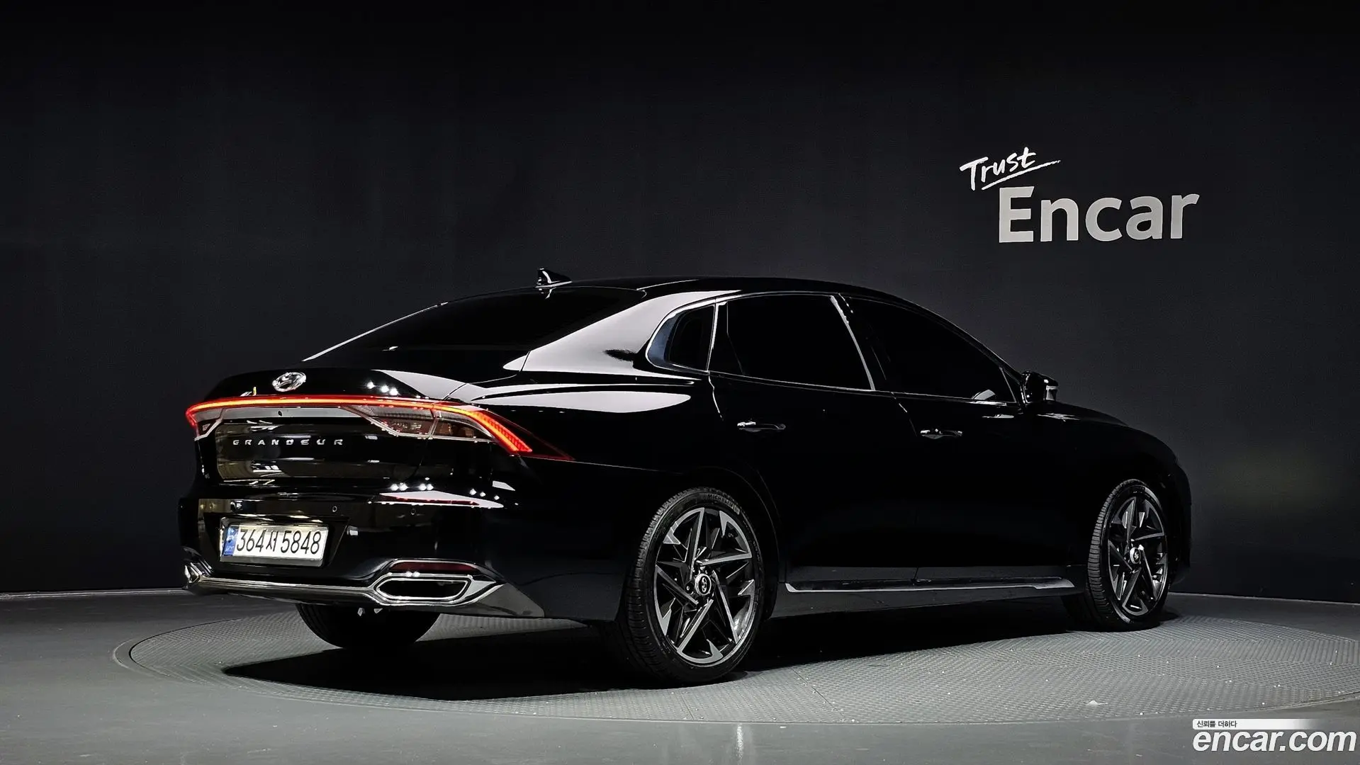 Main__Slider__Photo:Grandeur Hyundai 2020.8-1