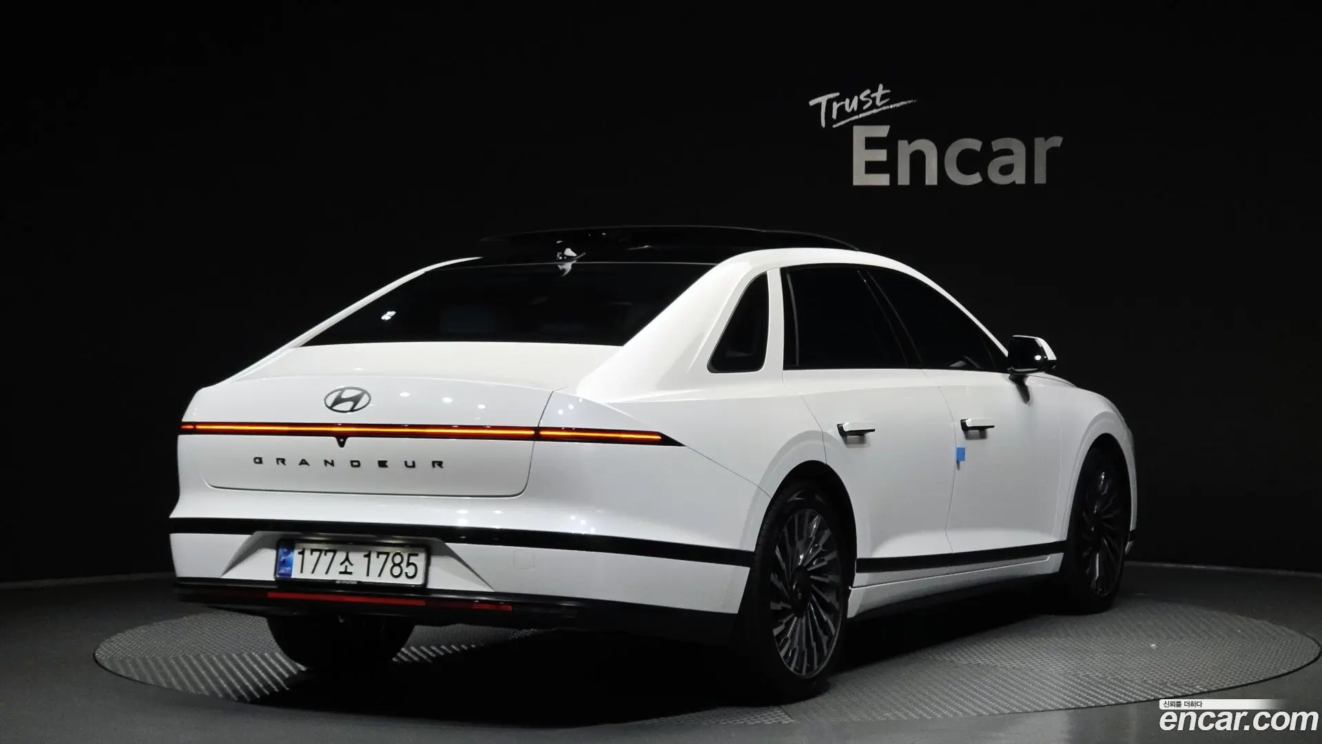 Main__Slider__Photo:Grandeur Hyundai 2024.7-1