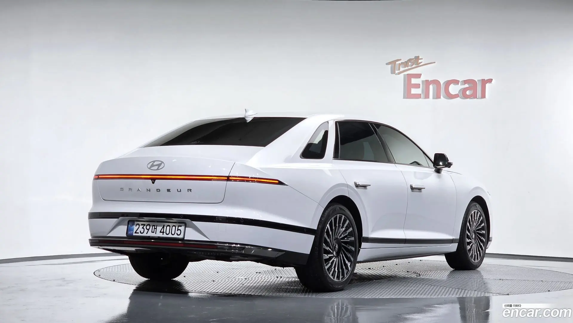 Main__Slider__Photo:Grandeur Hyundai 2025.3-1