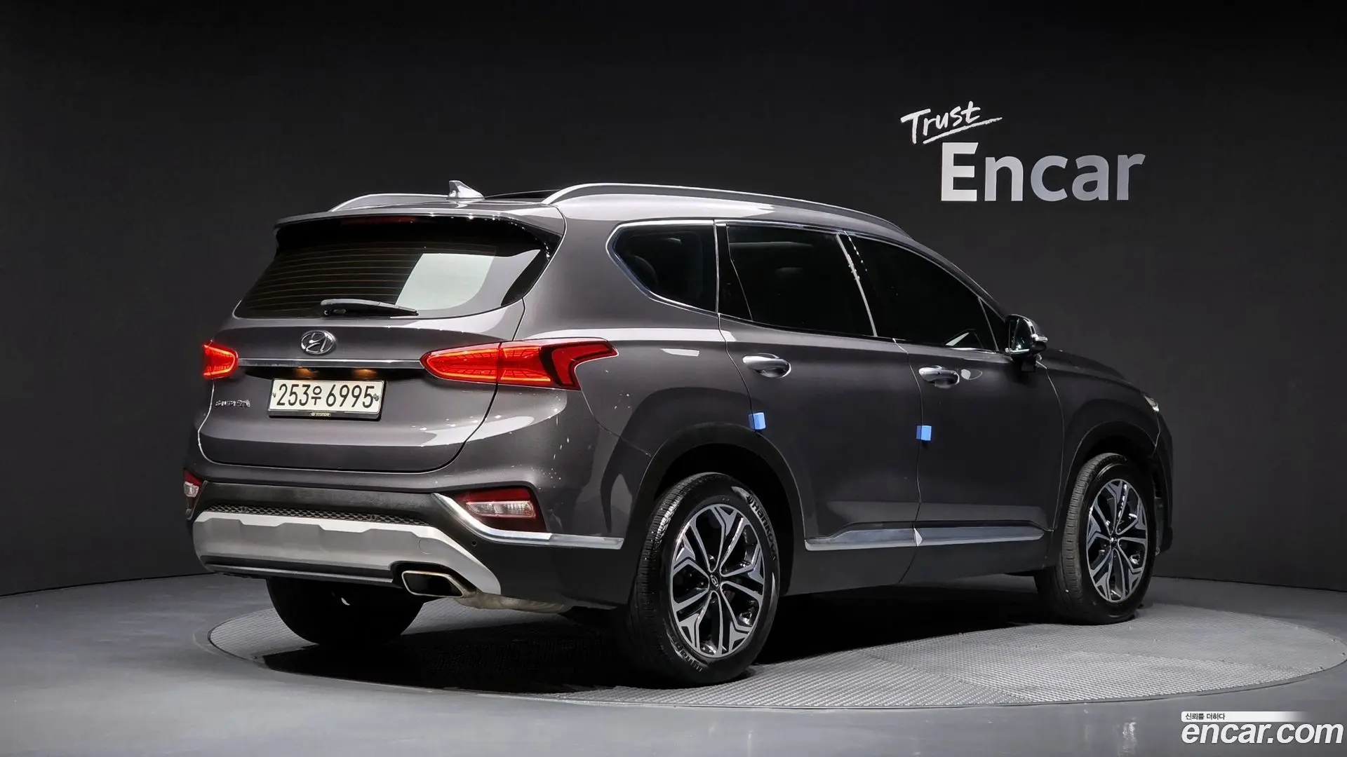 Main__Slider__Photo:Santafe Hyundai 2020.0-1