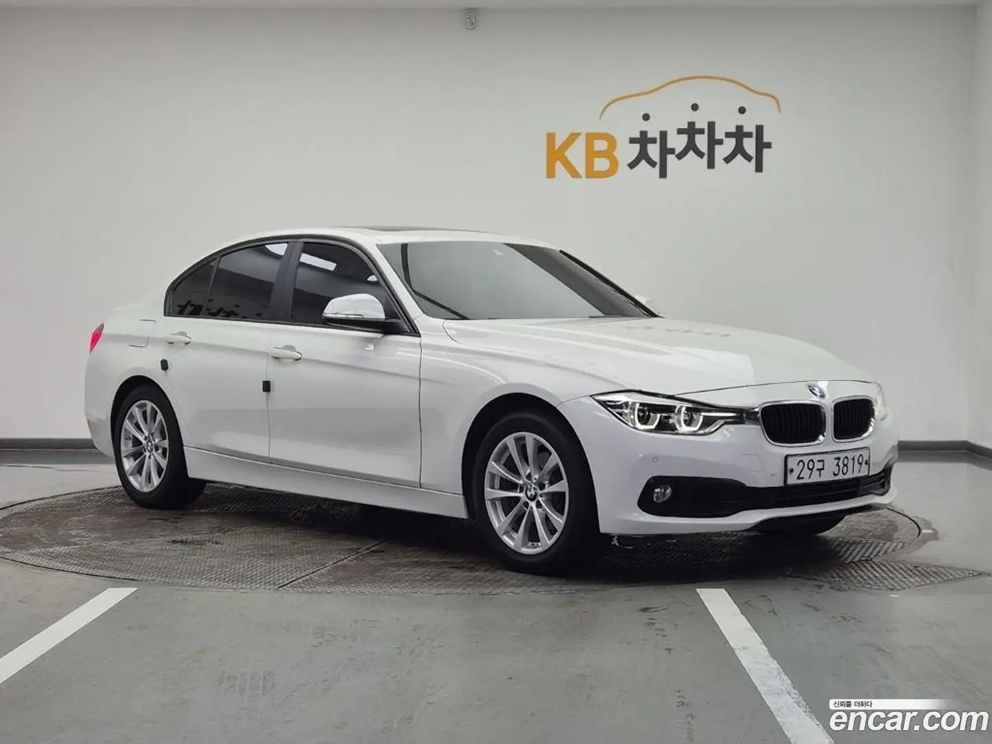 Main__Slider__Photo:3-Series BMW 2018.10-1