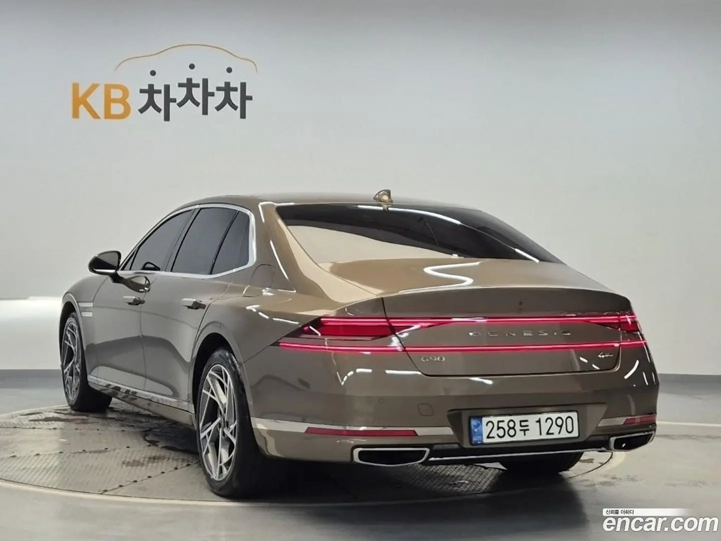 Main__Slider__Photo:G90 Genesis 2022.9-1