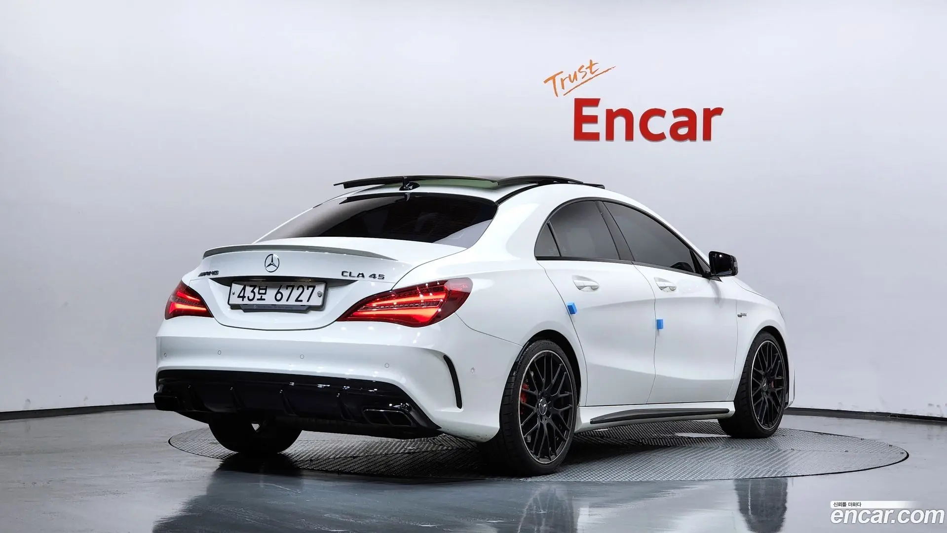 Main__Slider__Photo:CLA-Class Mercedes-Benz 2017.5-1