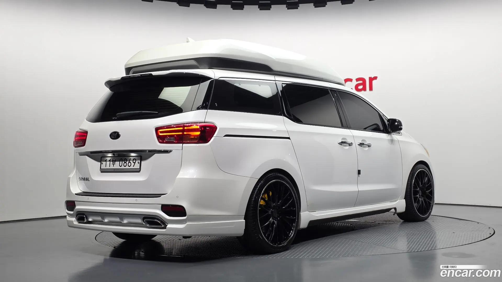 Main__Slider__Photo:Canival Kia 2019.7-1