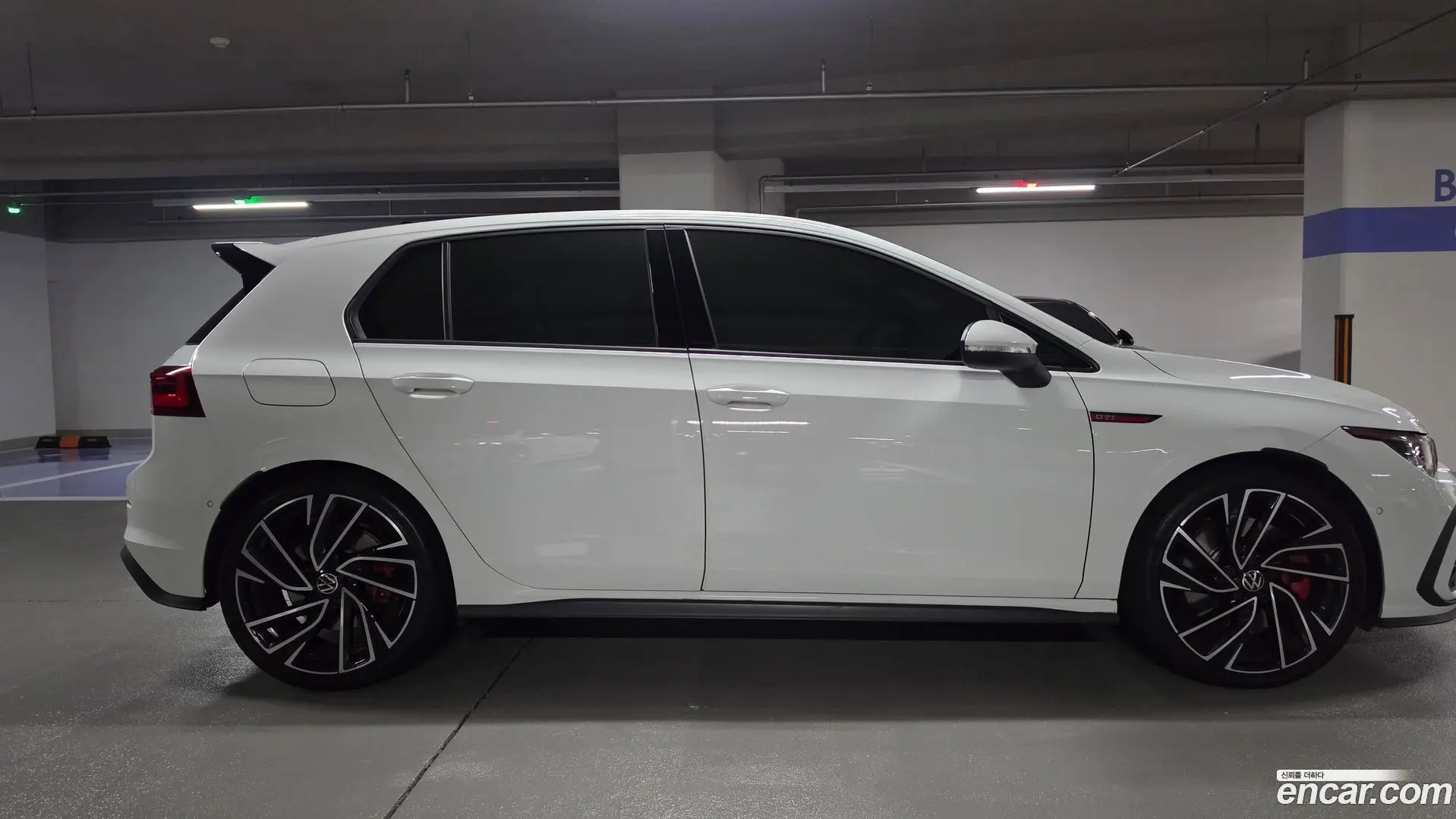 Main__Slider__Photo:Golf Volkswagen 2024.2-1