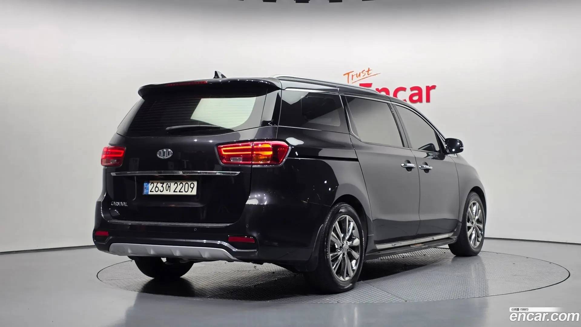 Main__Slider__Photo:Canival Kia 2018.3-1