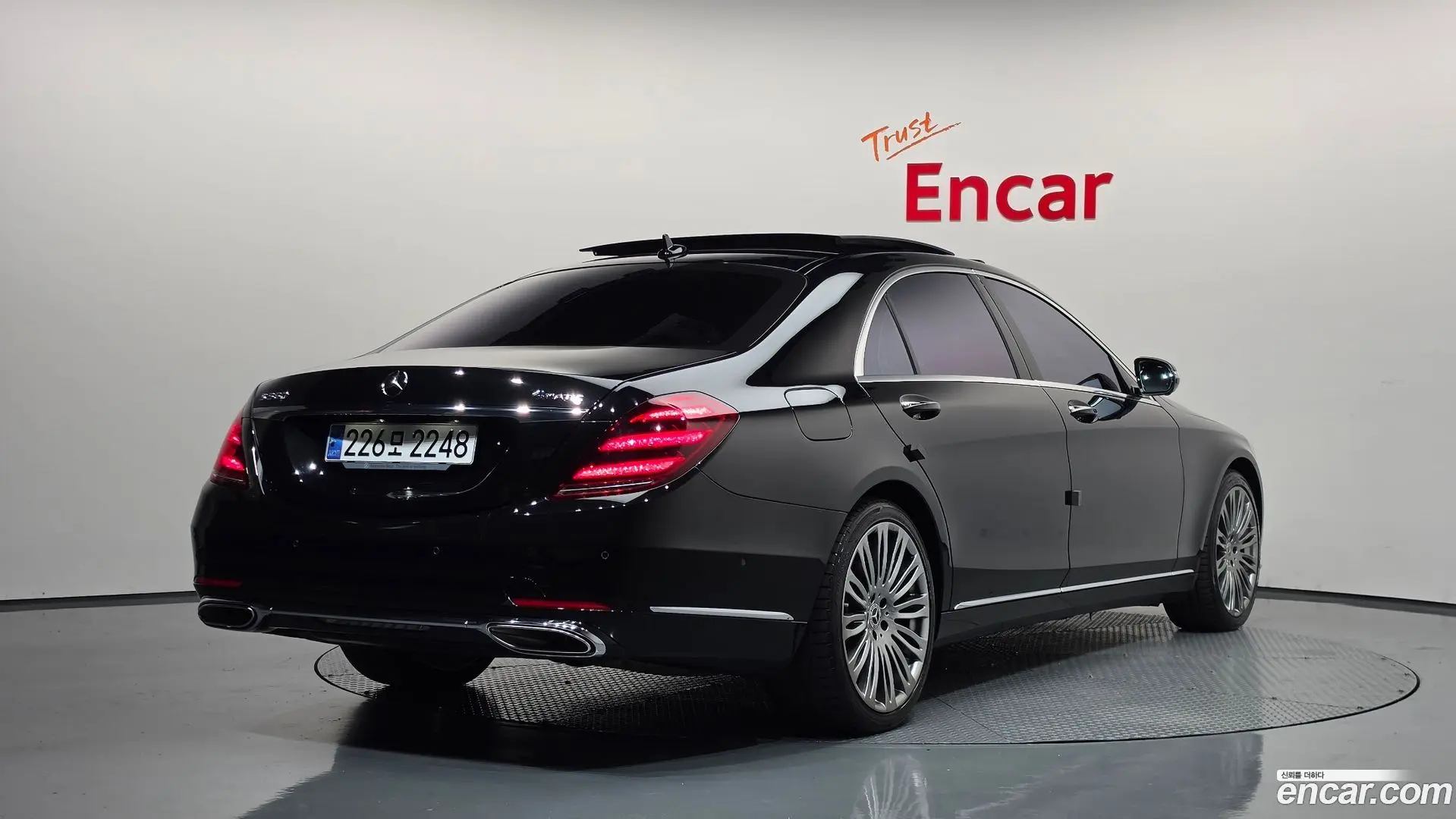 Main__Slider__Photo:S-Class Mercedes-Benz 2019.7-1