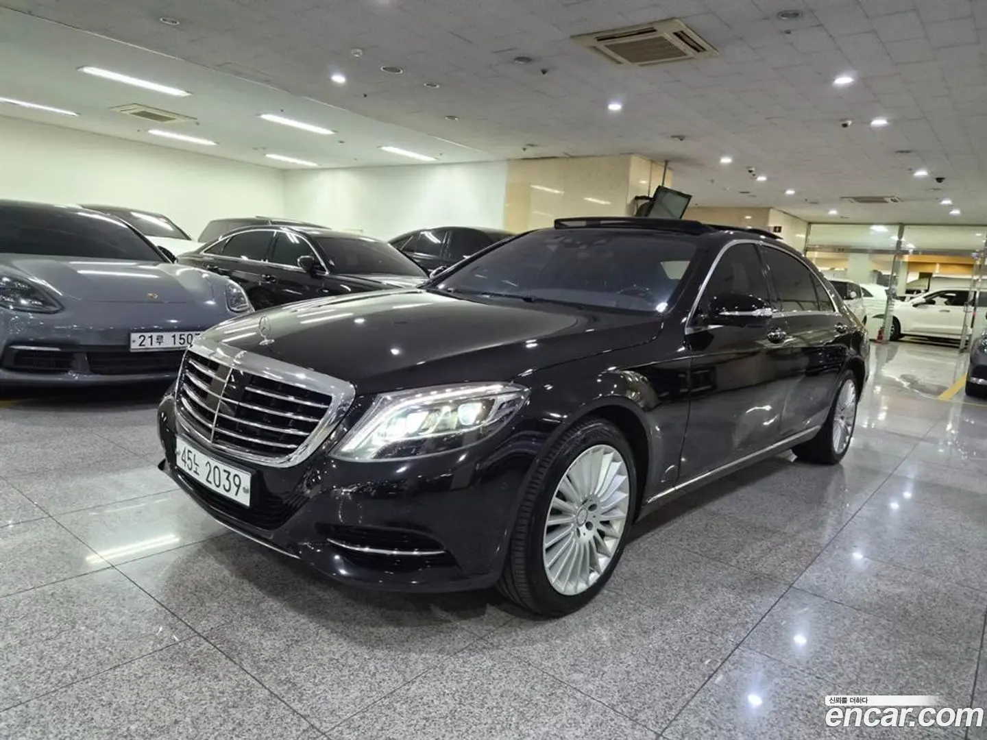 Main__Slider__Photo:S-Class Mercedes-Benz 2017.4-1