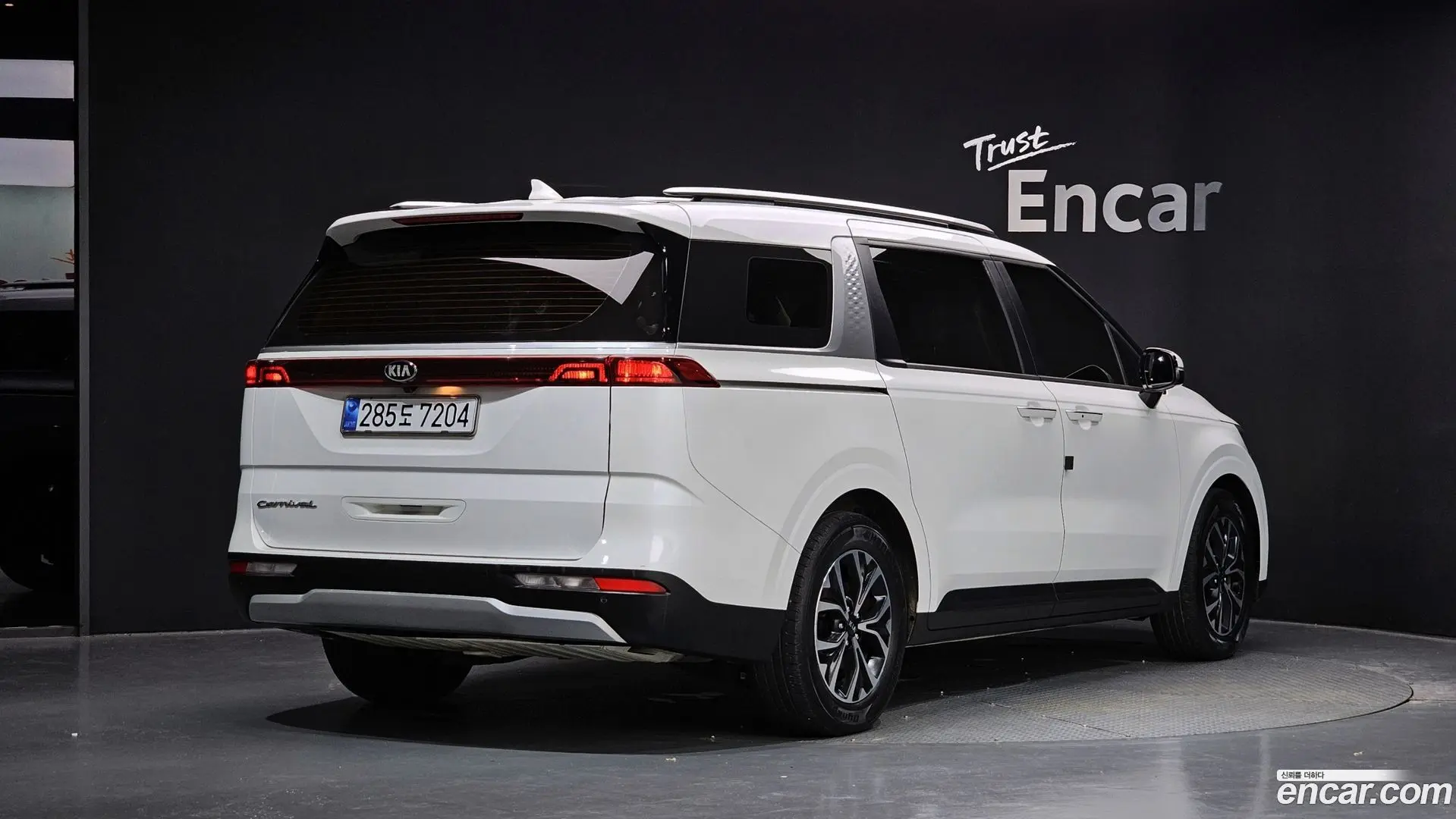 Main__Slider__Photo:Canival Kia 2021.6-1
