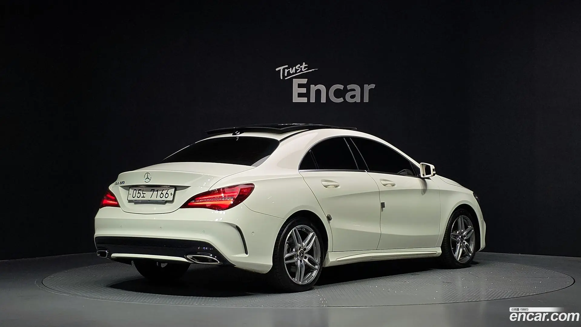 Main__Slider__Photo:CLA-Class Mercedes-Benz 2017.10-1