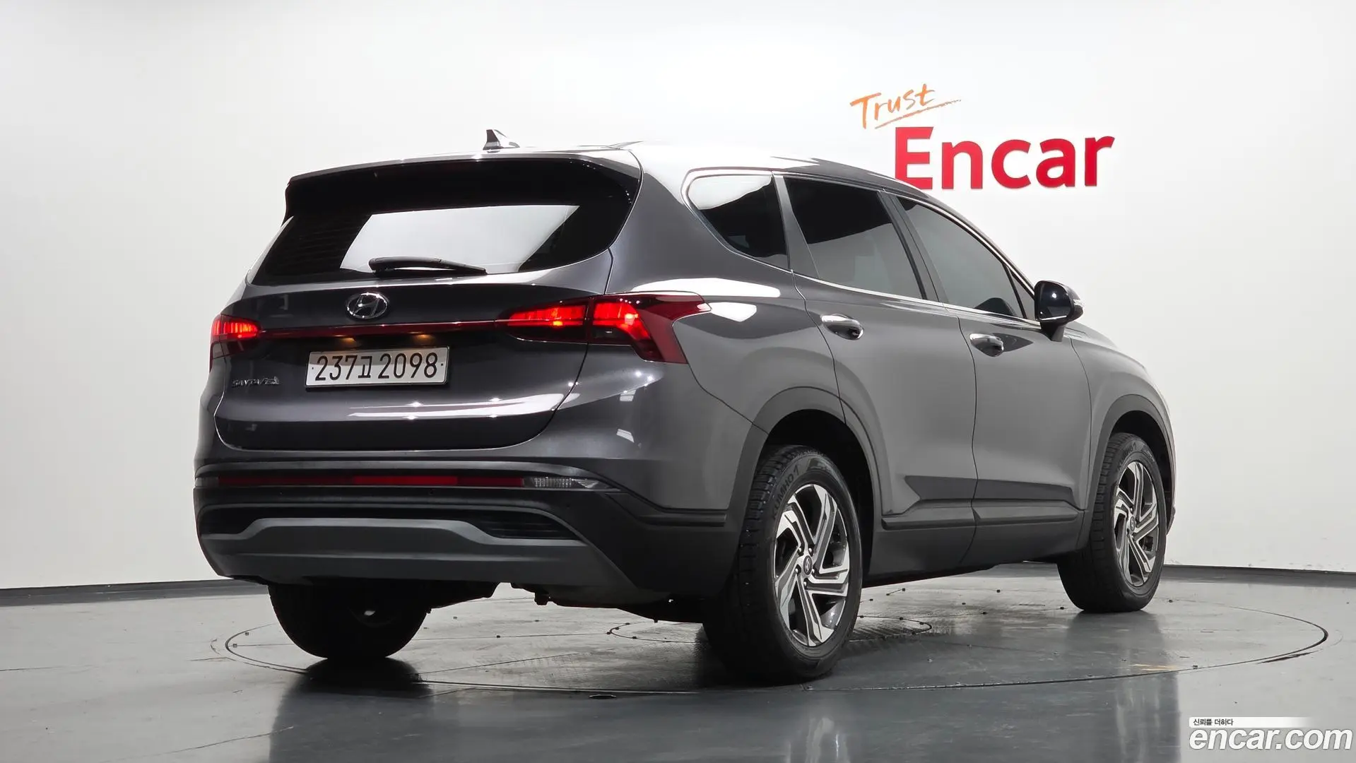 Main__Slider__Photo:Santafe Hyundai 2022.9-1