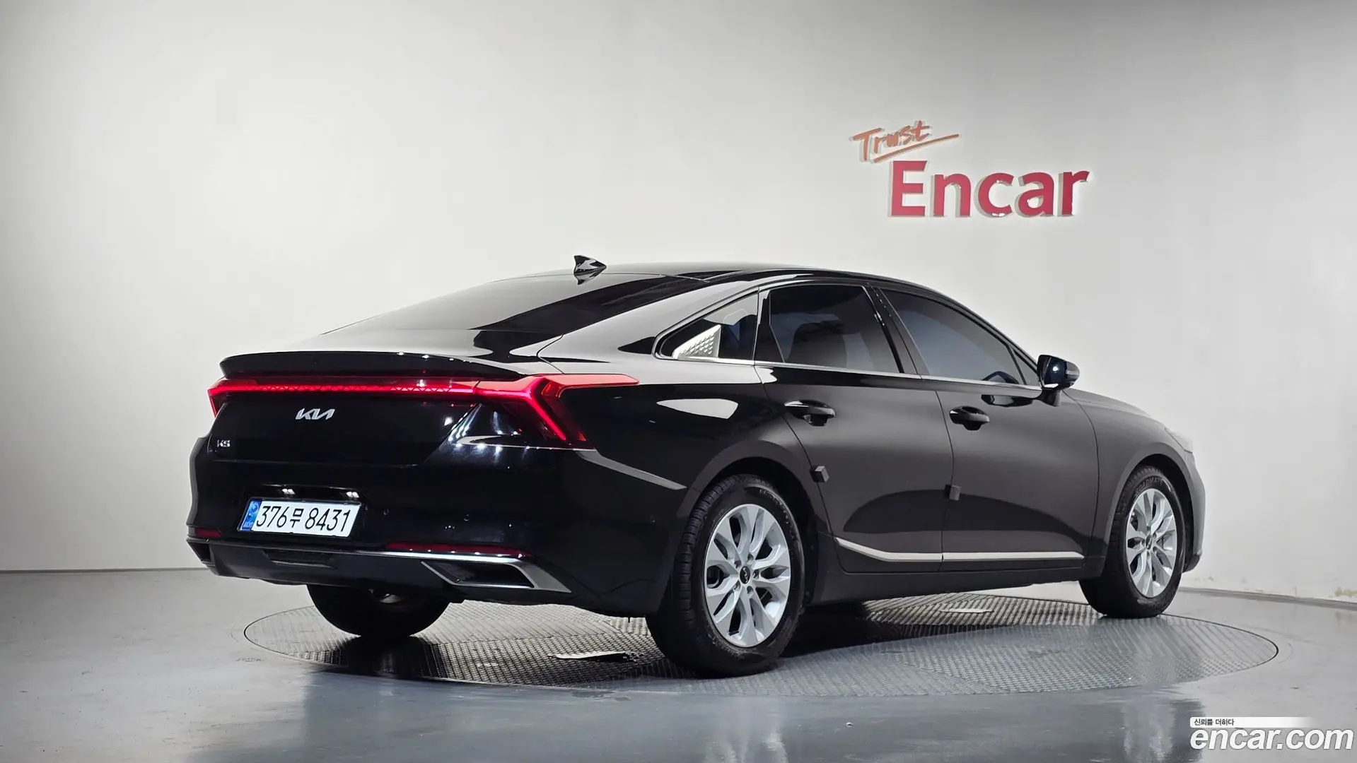Main__Slider__Photo:K8 Kia 2021.3-1