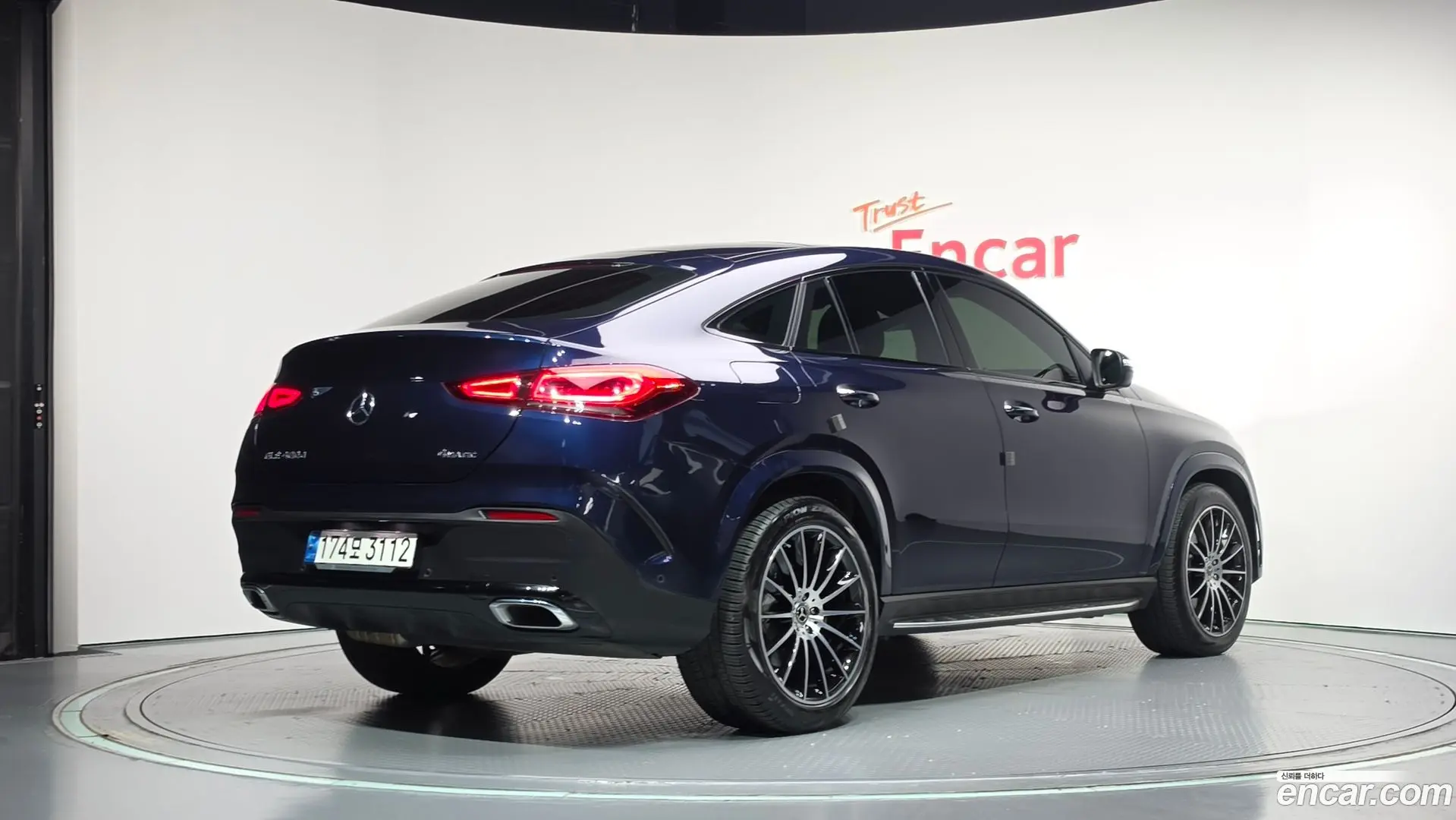 Main__Slider__Photo:GLE-Class Mercedes-Benz 2022.10-1
