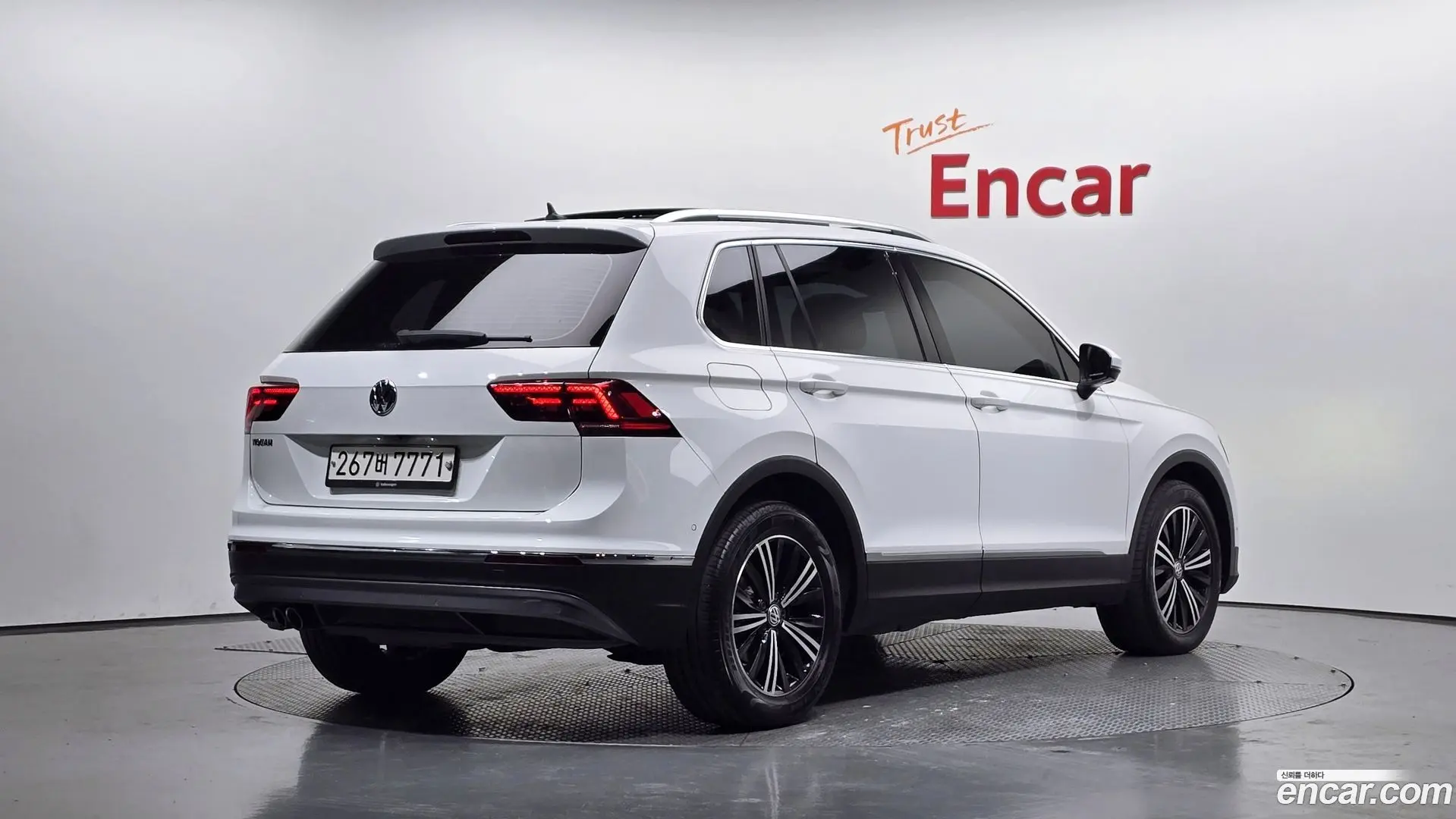 Main__Slider__Photo:Tiguan Volkswagen 2020.6-1
