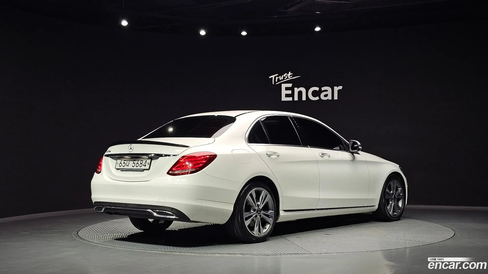 Main__Slider__Photo:C-Class Mercedes-Benz 2018.1-1