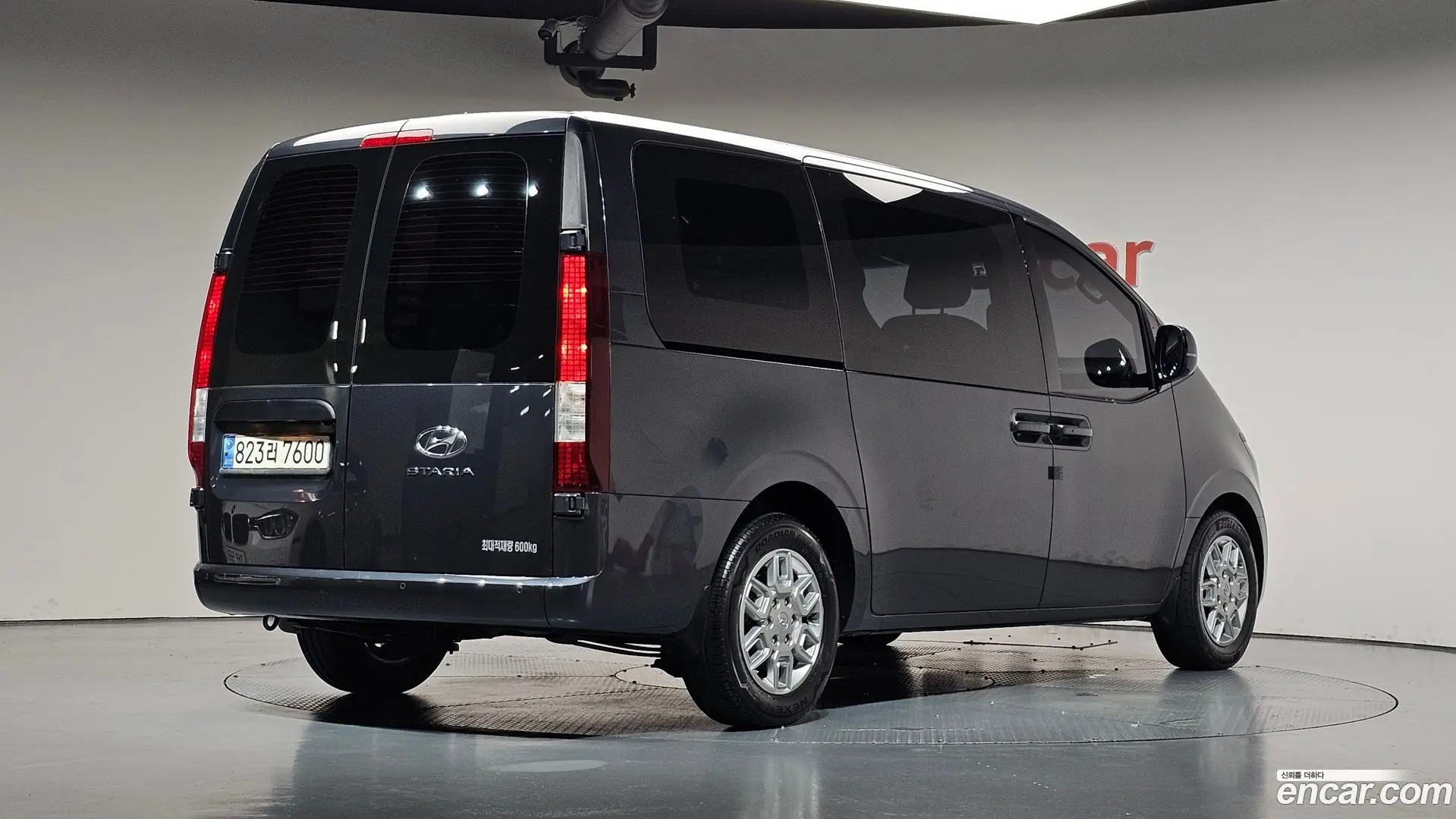 Main__Slider__Photo:Staria Hyundai 2022.0-1