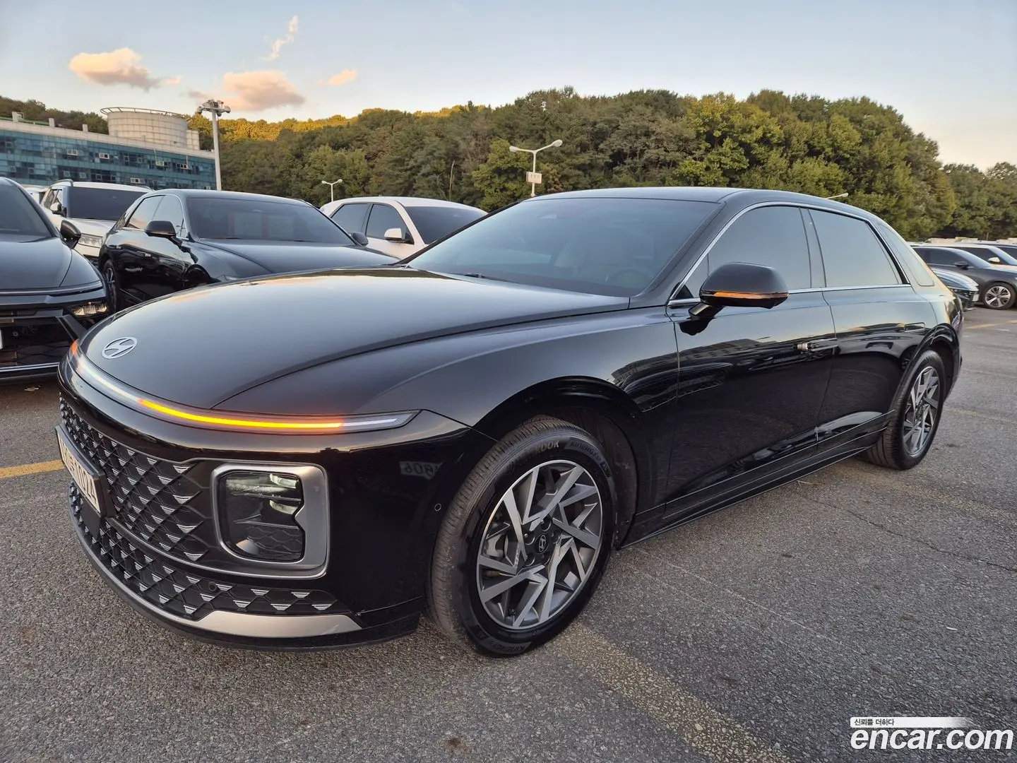 Main__Slider__Photo:Grandeur Hyundai 2023.2-1