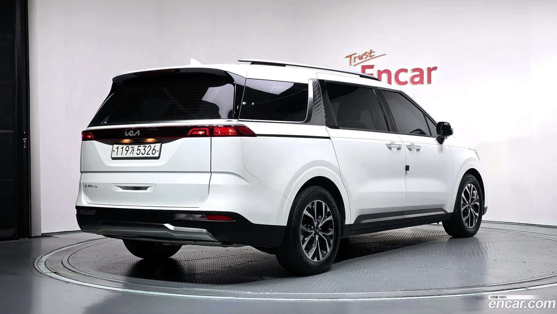 Main__Slider__Photo:Canival Kia 2023.2-1