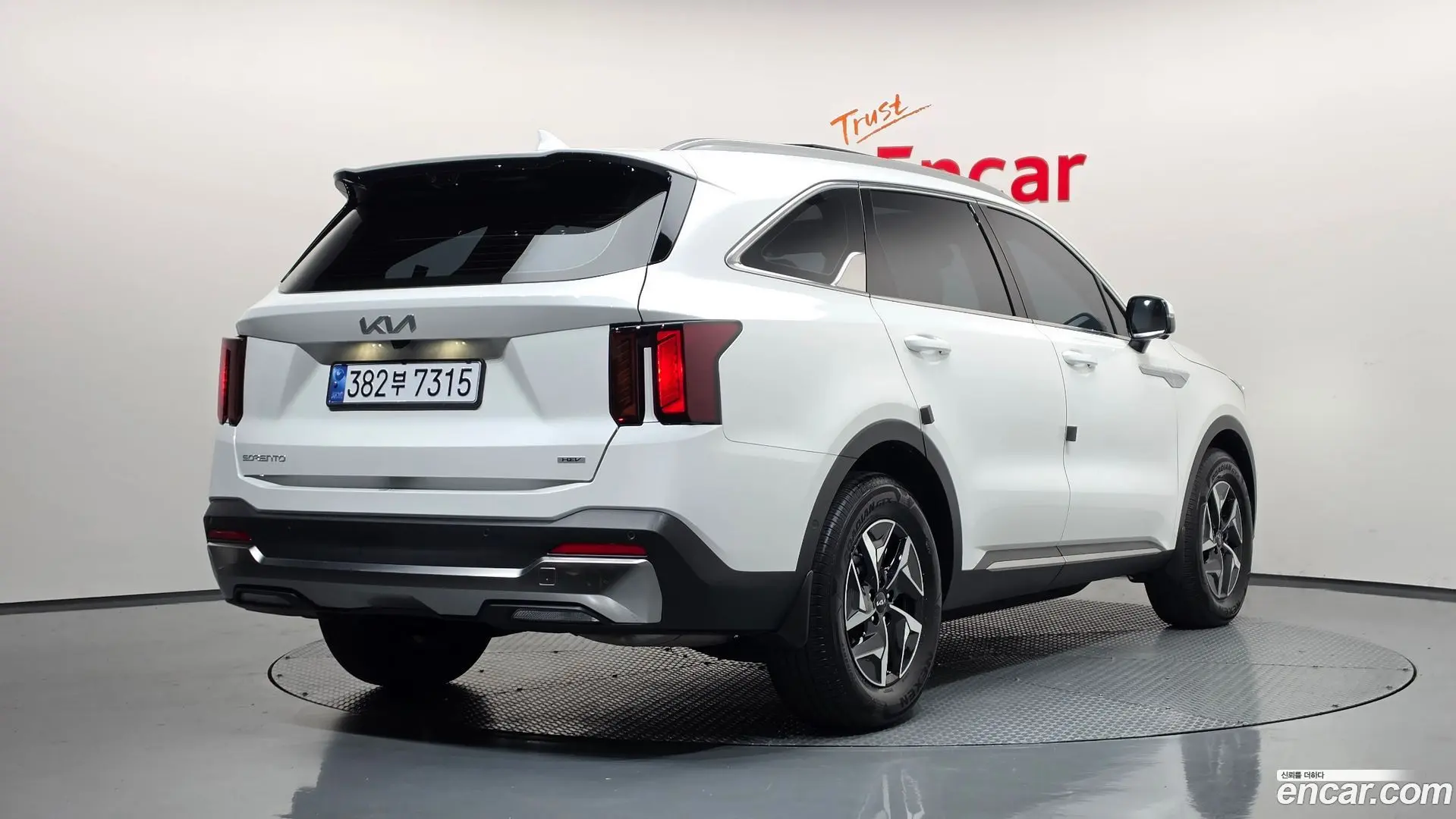 Main__Slider__Photo:Sorento Kia 2023.9-1