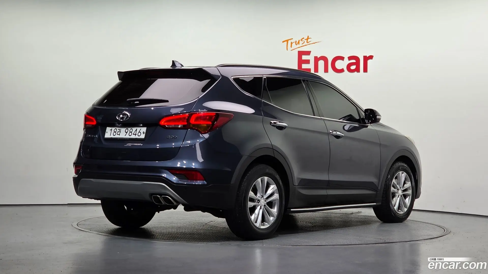 Main__Slider__Photo:Santafe Hyundai 2018.1-1